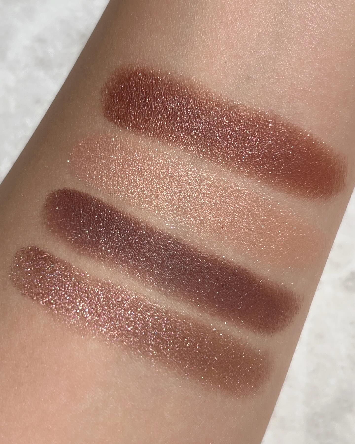 2025年秋新作アイシャドウパレット】レ キャトル オンブル ブトン