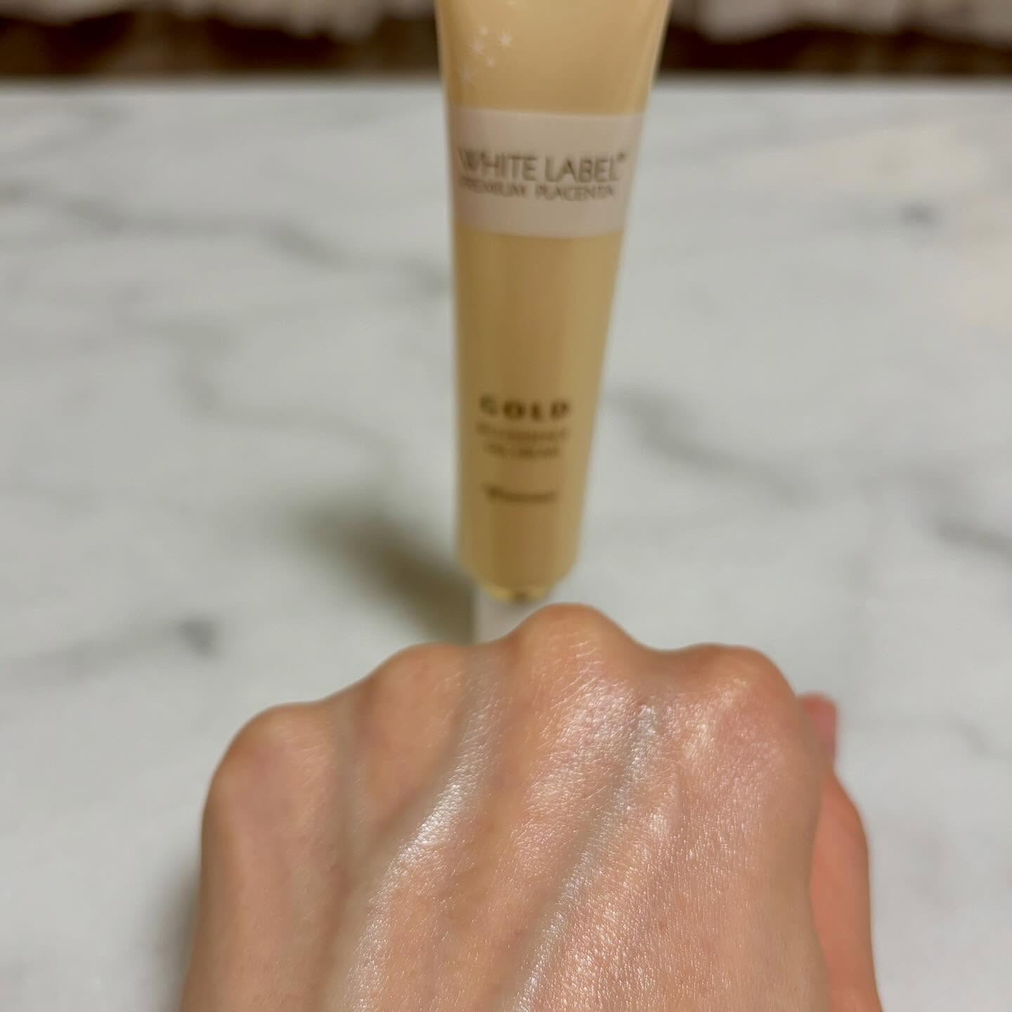 金のプラセンタ濃ハリもっちりーな/ホワイトラベル/アイケア・アイクリームを使ったクチコミ（3枚目）