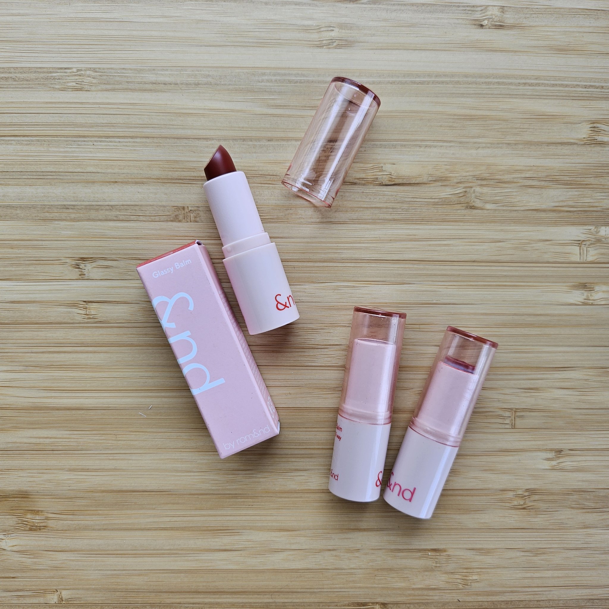 アンドバイロムアンド グラッシーバーム/&nd by rom&nd/口紅を使ったクチコミ（1枚目）