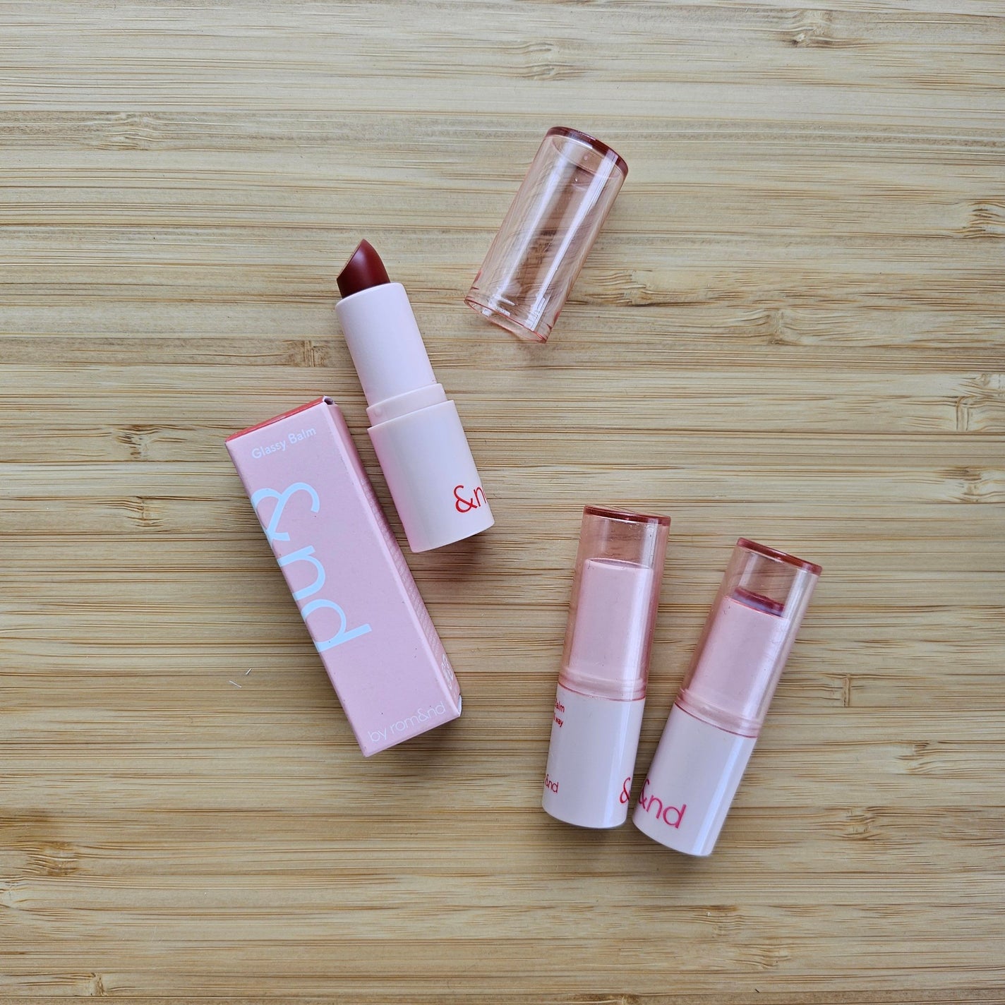 アンドバイロムアンド グラッシーバーム/&nd by rom&nd/口紅を使ったクチコミ(1枚目)