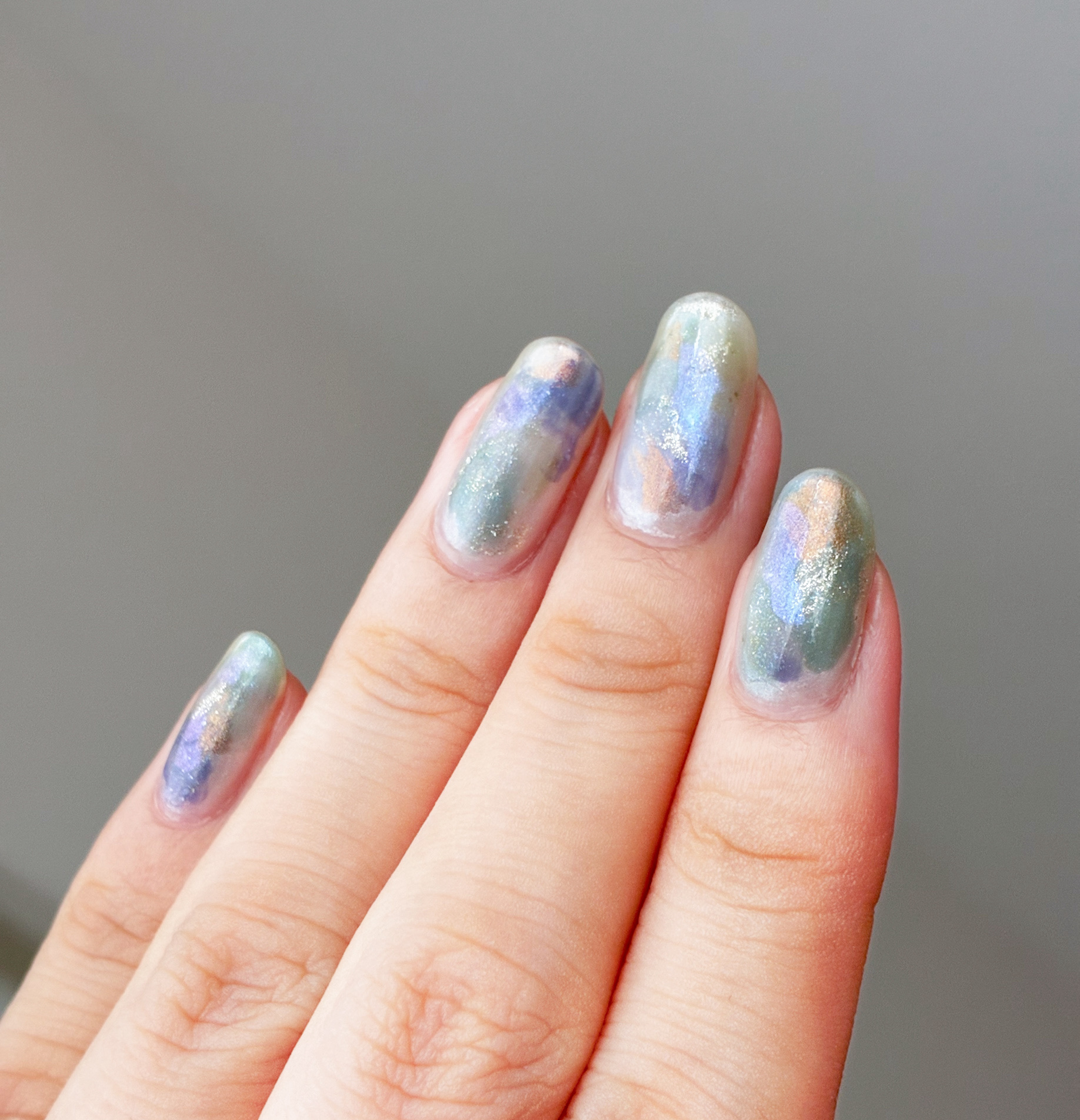 ネイル エナメル 933 カメレオン/REVLON/マニキュアを使ったクチコミ（2枚目）