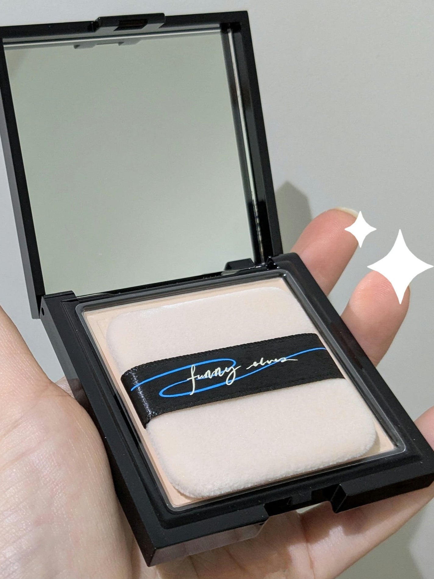 UVソフトマットプレストパウダー/FUNNY ELVES方里/プレストパウダーを使ったクチコミ(2枚目)