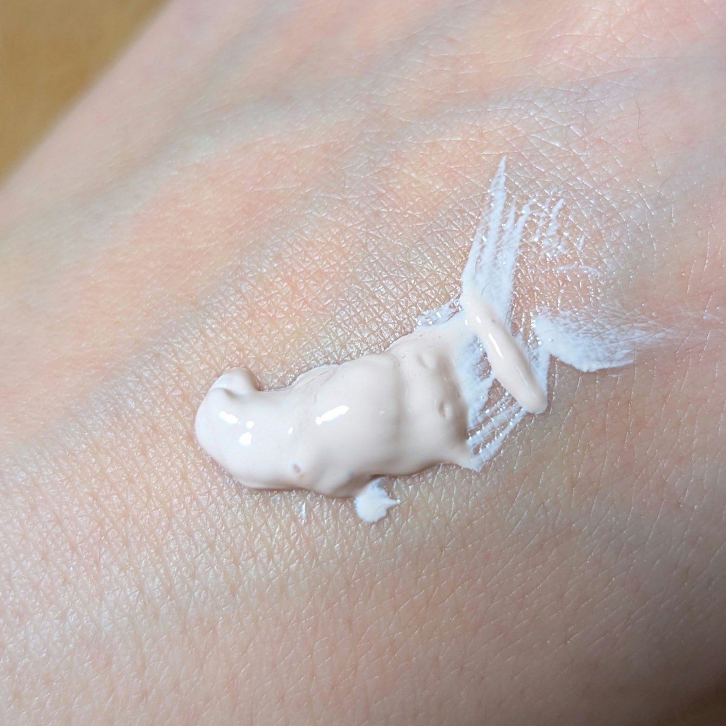 ディオール スノー UVシールド トーンアップ 50+/Dior/日焼け止めミルクを使ったクチコミ(3枚目)