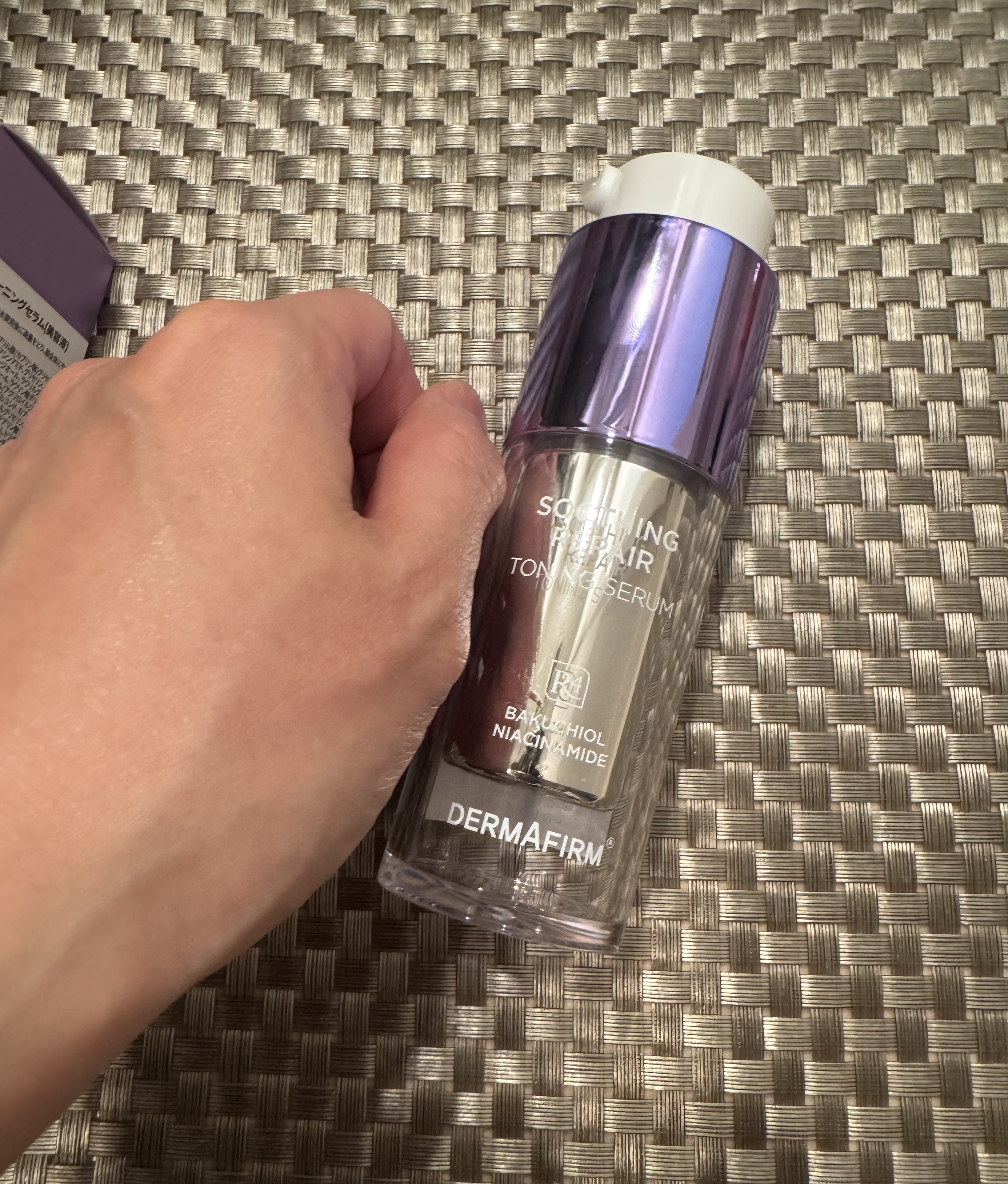 SOOTHING REPAIR TONING SERUM R4/ダーマファーム/美容液を使ったクチコミ（3枚目）