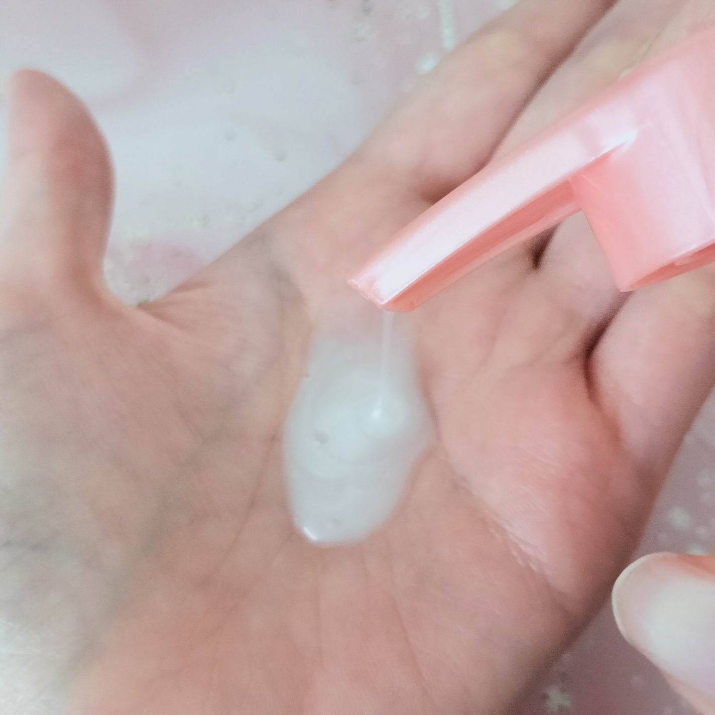 ダヴ ふわとろクリーミースクラブ ザクロ&シアバター/ダヴ/ボディスクラブを使ったクチコミ(2枚目)