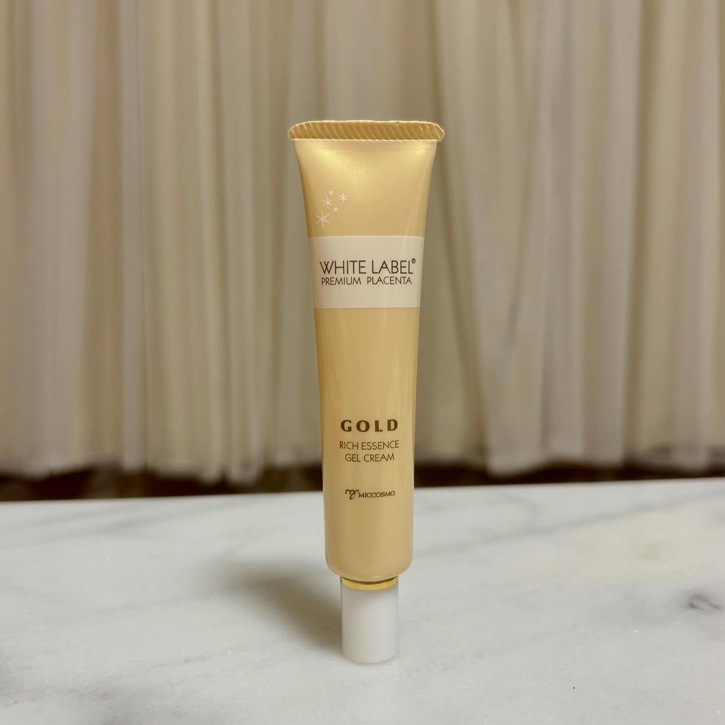 金のプラセンタ濃ハリもっちりーな/ホワイトラベル/アイケア・アイクリームを使ったクチコミ(1枚目)