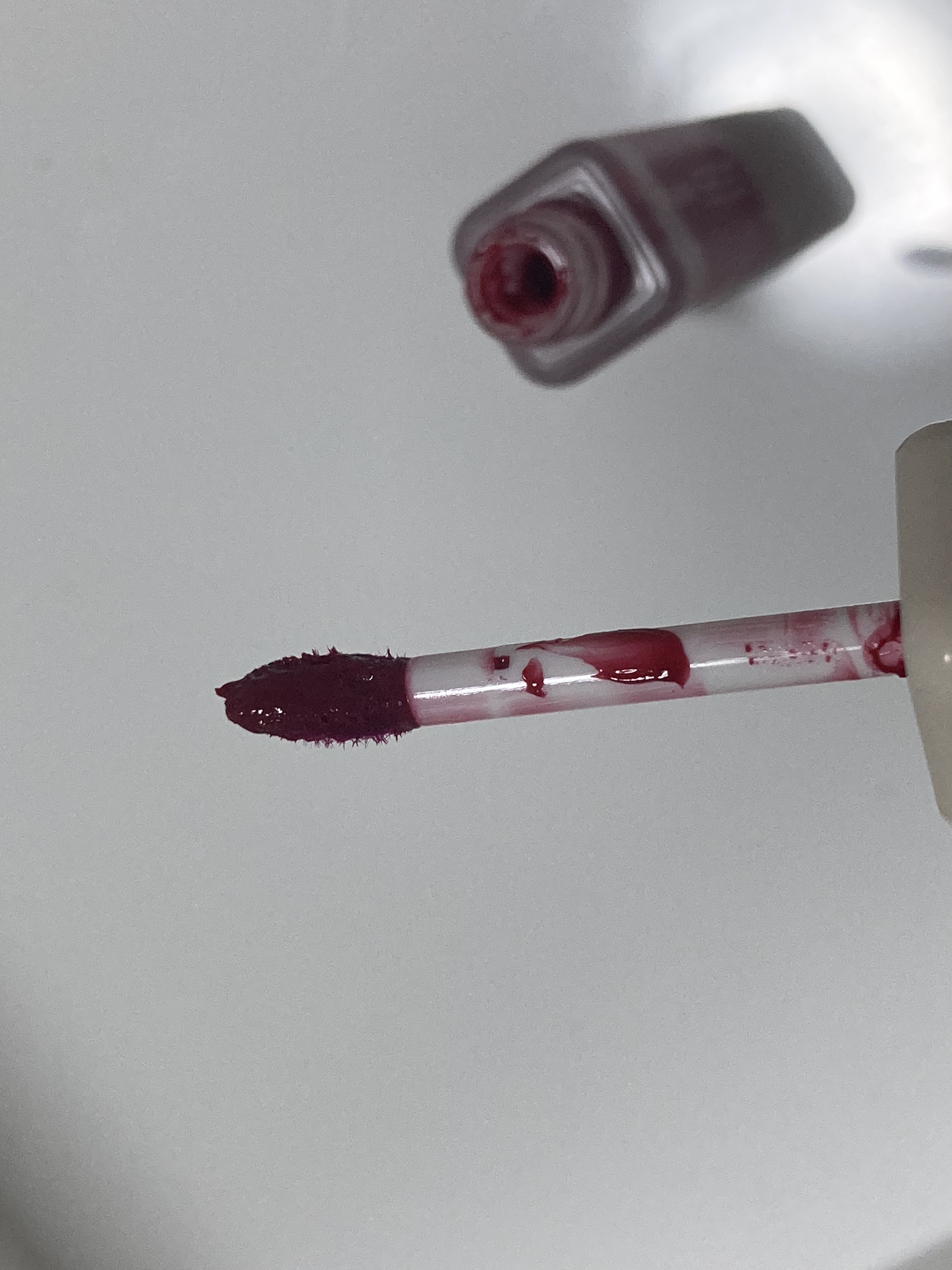 Arti Water Glow Tint #04 Plum Berry/SON&PARK/口紅を使ったクチコミ（2枚目）