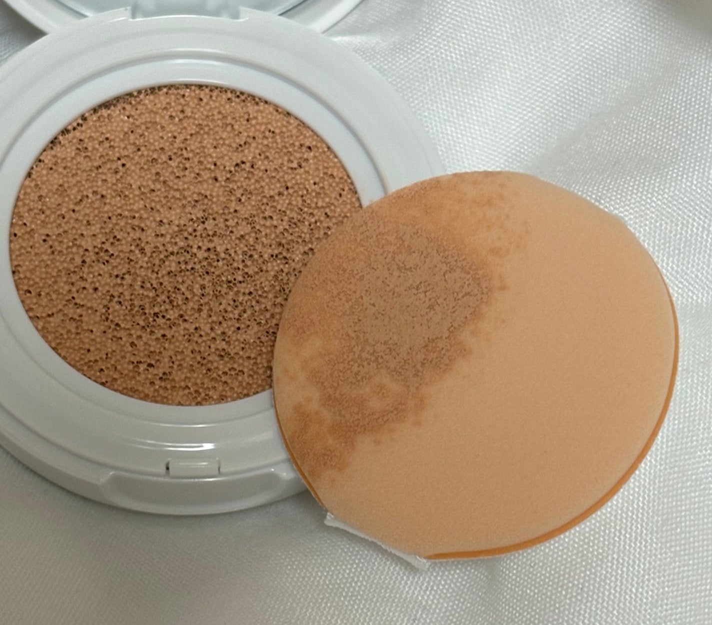 セラムフィット フルカバー グロークッション V1/ByUR/クッションファンデーションを使ったクチコミ(2枚目)