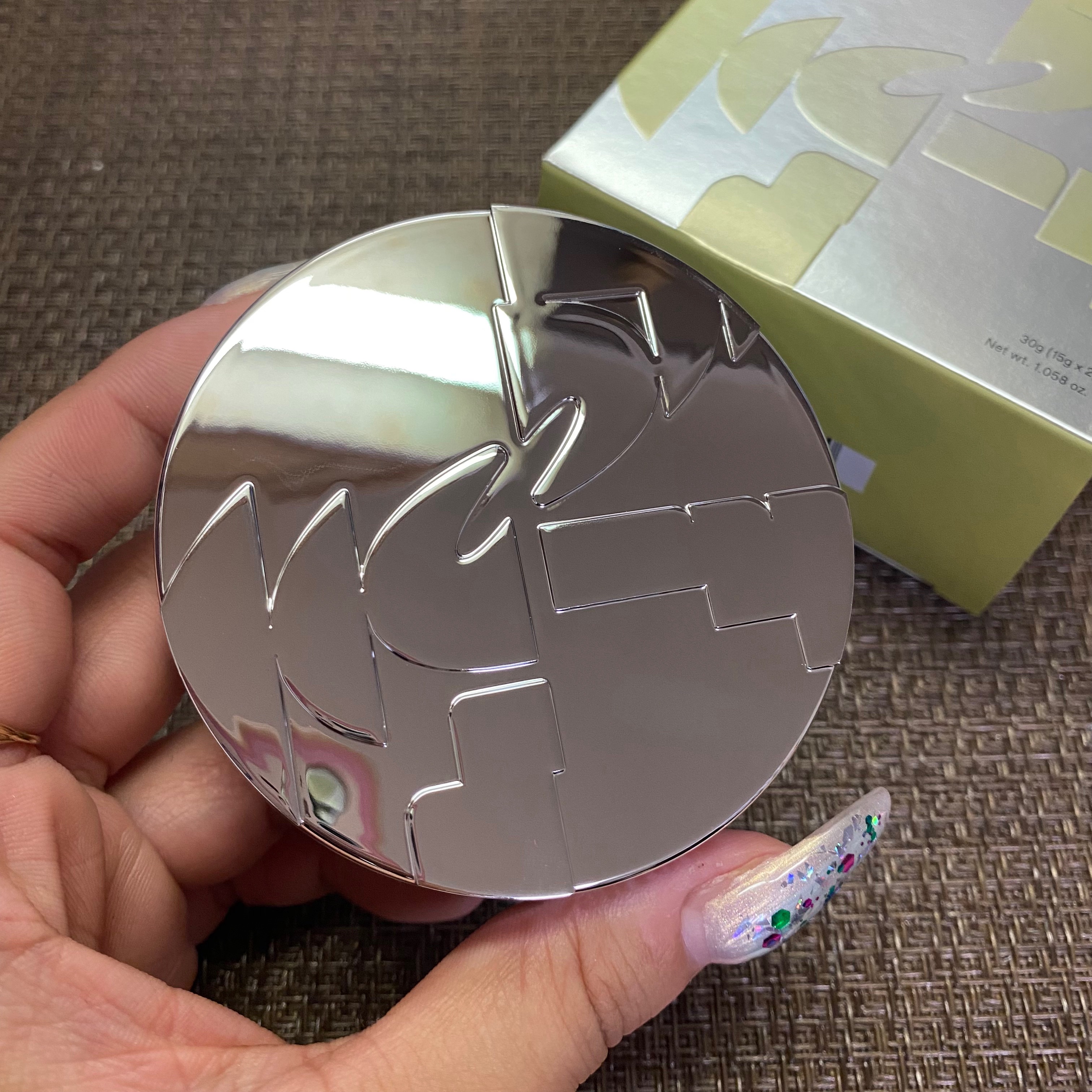 エンジェリックサテンクッション/TWO SLASH FOUR/クッションファンデーションを使ったクチコミ（2枚目）