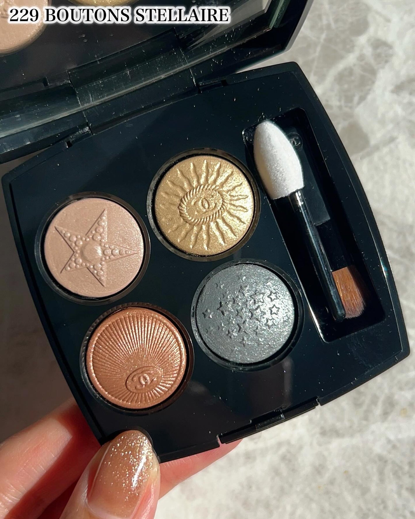 レ キャトル オンブル ブトン/CHANEL/アイシャドウパレットを使ったクチコミ(4枚目)