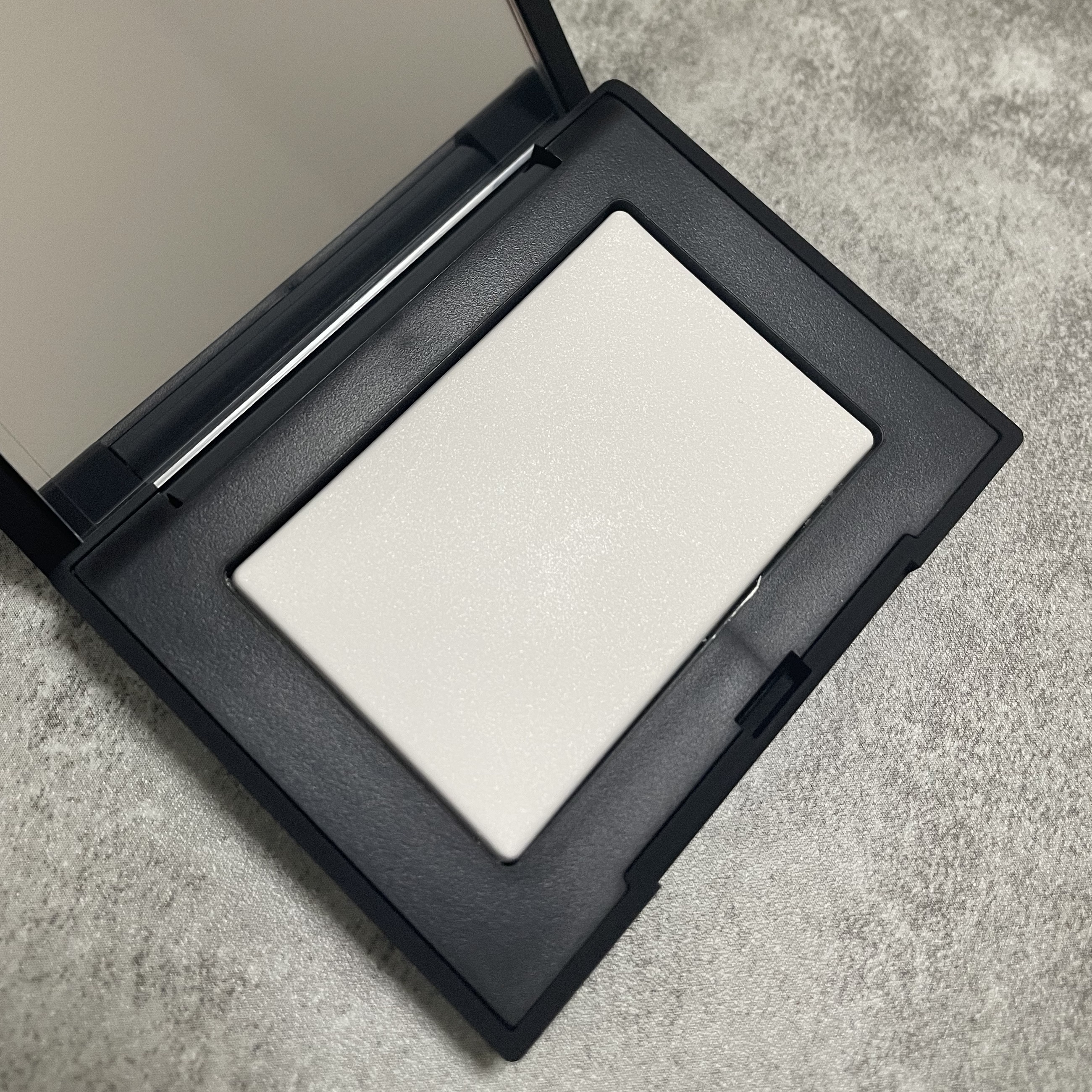 ライトリフレクティングセッティングパウダー　プレスト　N/NARS/プレストパウダーを使ったクチコミ（3枚目）