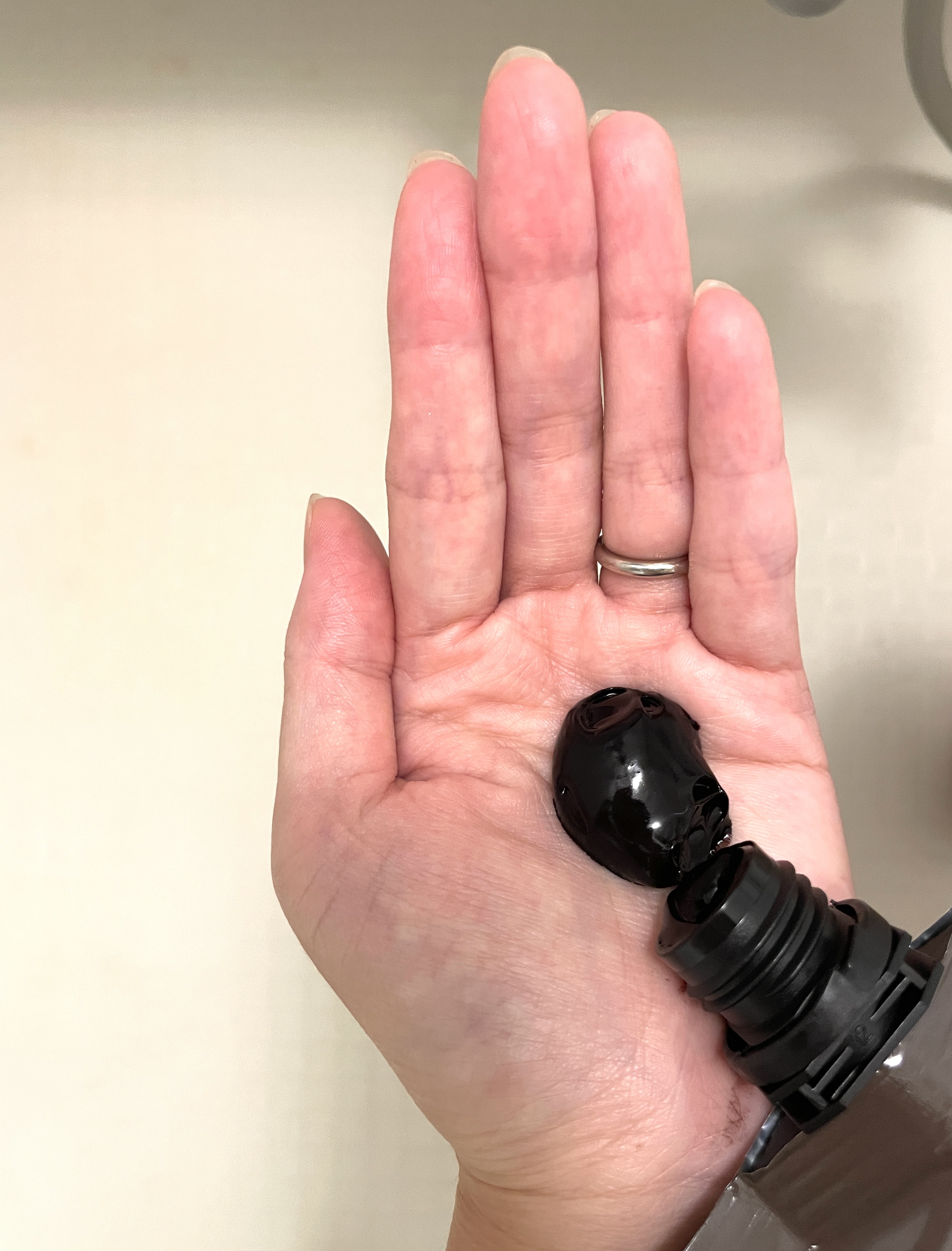 YUSEEK YUSEEK クリームシャンプーのクチコミ「📢 YUSEEKクリームシャンプー

自宅で手軽に出来る白髪染めシャンプー💆🏻‍♀️

白髪が.....」（2枚目）