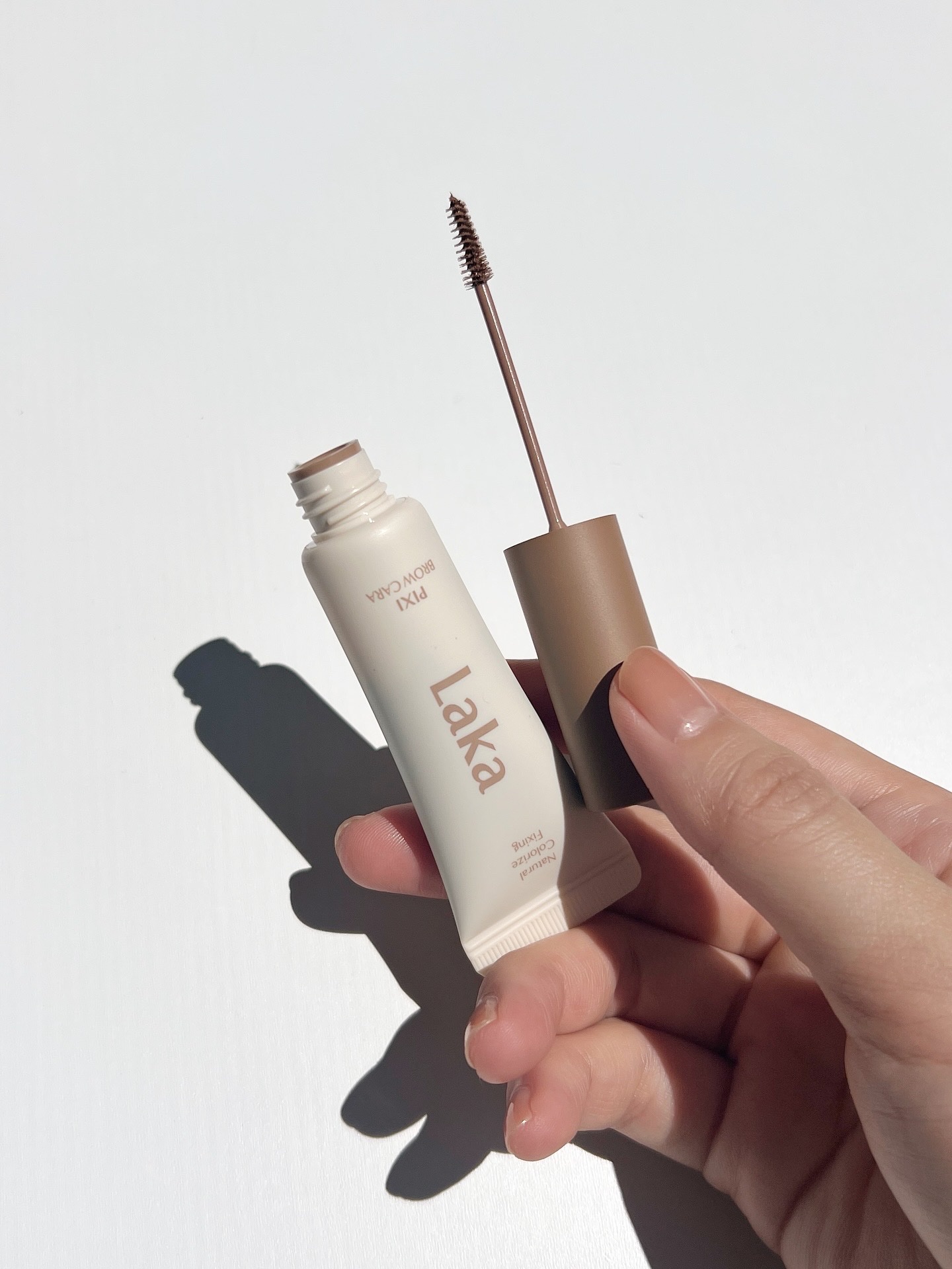 ラカ ピクシーブロウカラ/Laka/眉マスカラを使ったクチコミ（2枚目）