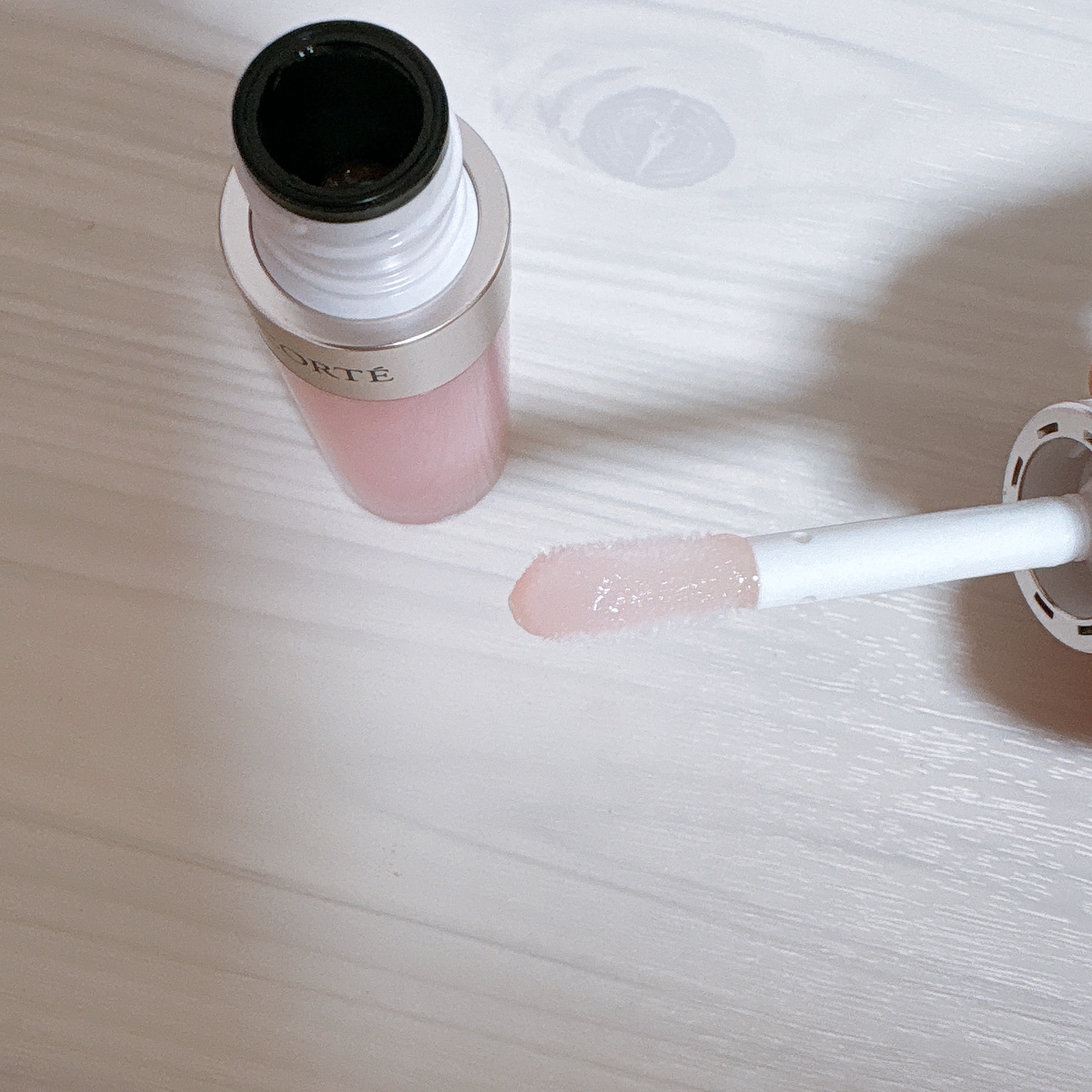 プランピング リップセラム 02 sakura blossom/DECORTÉ/リップ美容液を使ったクチコミ（2枚目）