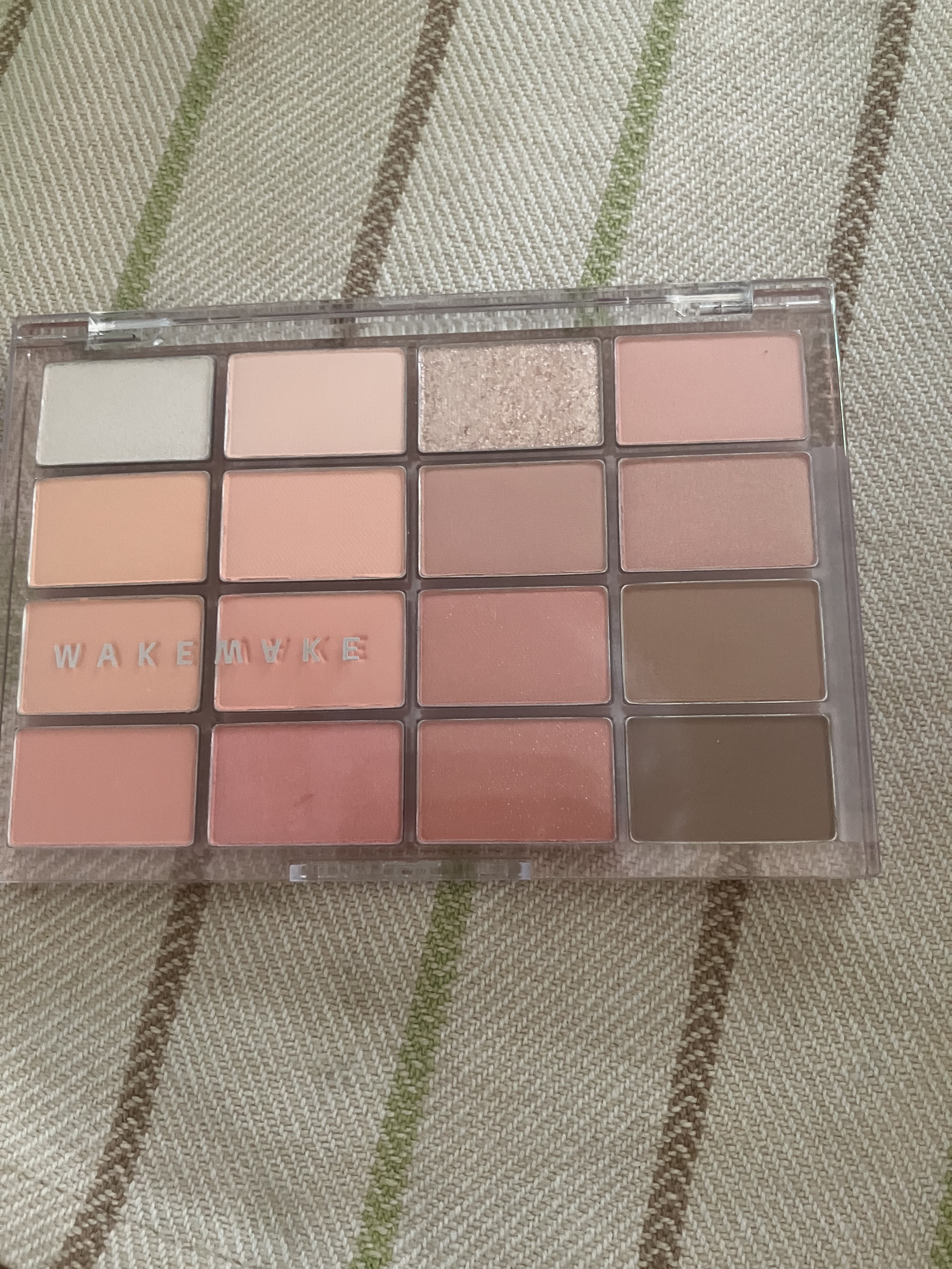 ソフトブラーリングアイパレット 08.キャンディーコーラルブラーリング/wakemake/アイシャドウパレットを使ったクチコミ（2枚目）