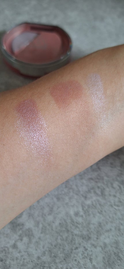 3CE ブラッシュライター/3CE/パウダーチークを使ったクチコミ(2枚目)