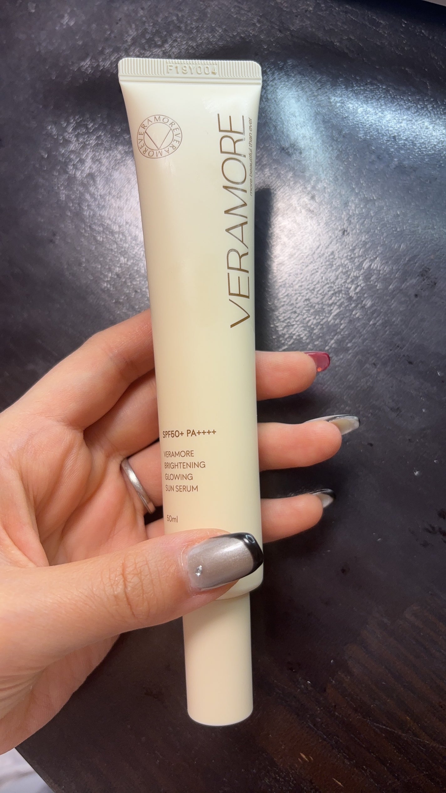 VERAMORE BRIGHTENING GLOWING SUN SERUM/VERAMORE/日焼け止めローションを使ったクチコミ(1枚目)