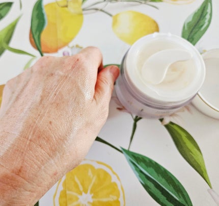 ビタトーニングカプセルクリーム/ダルバ/フェイスクリームを使ったクチコミ(5枚目)