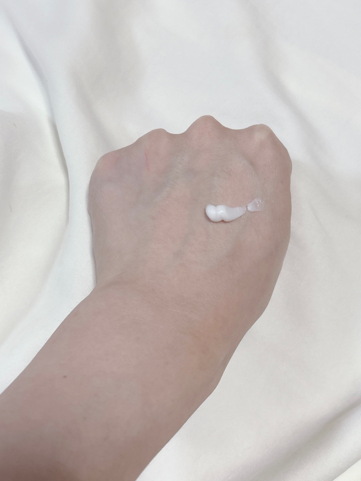 ふすま on LIPS 「ヘパトリートハンドクリームヘパリン類似物質、ミツロウ、濃グリセ..」(2枚目)