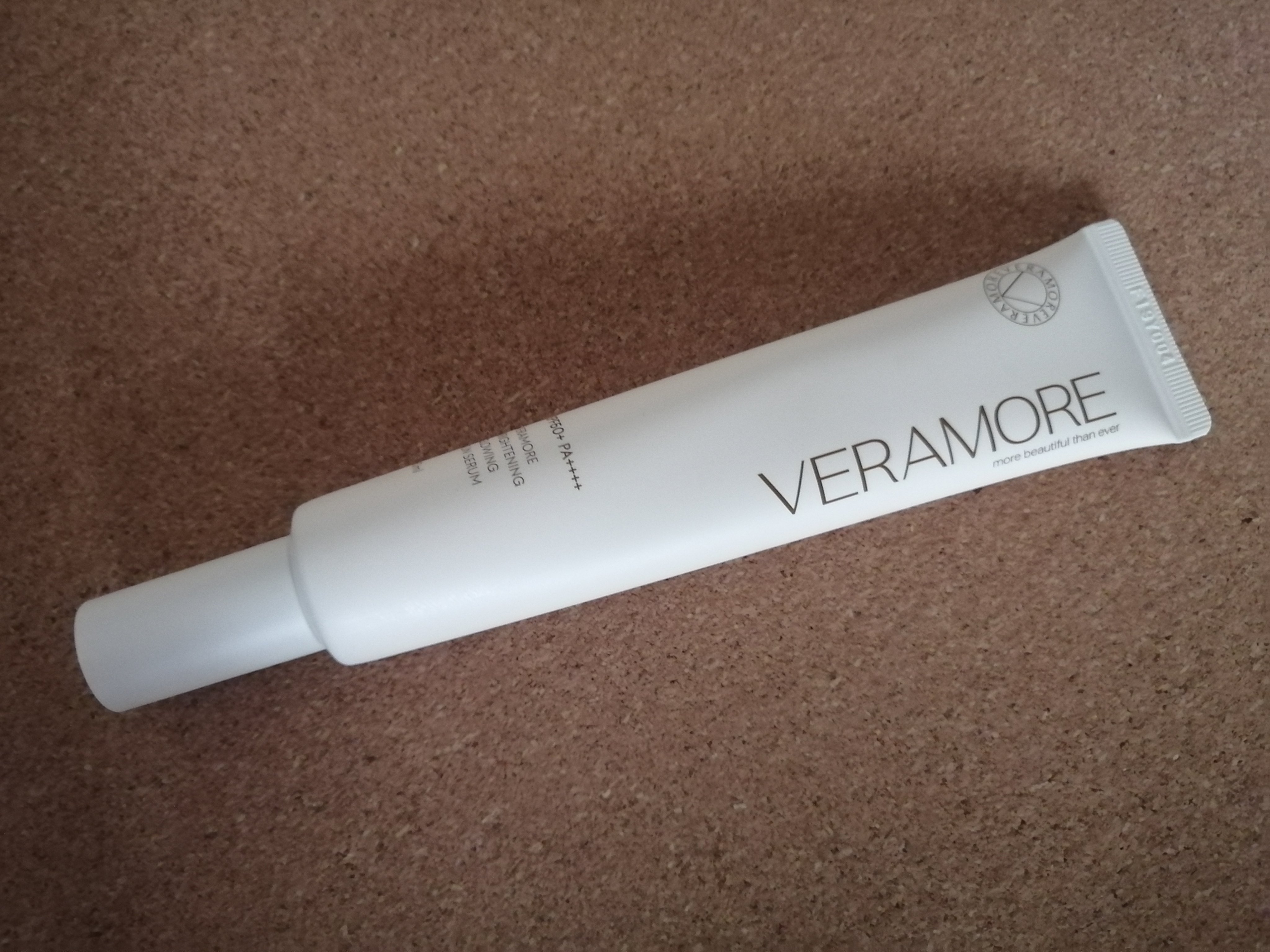 VERAMORE BRIGHTENING GLOWING SUN SERUM/VERAMORE/日焼け止めローションを使ったクチコミ（1枚目）