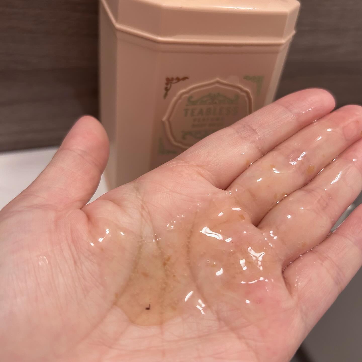 パフュームボディウォッシュ フィグピーチウーロンティー/TEABLESS/ボディソープを使ったクチコミ（2枚目）