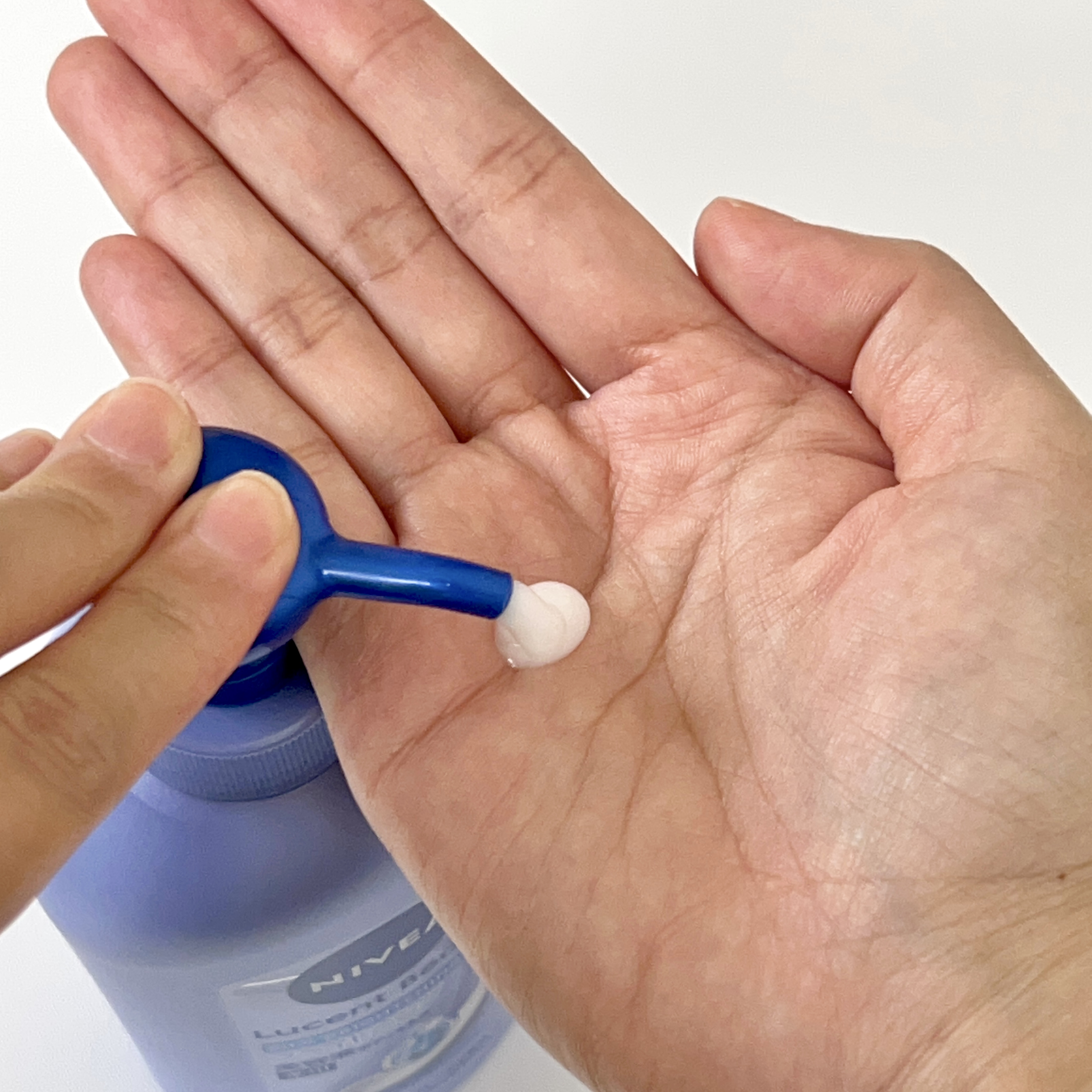 【医薬部外品】ニベア ルーセントビューティ シルクブライトニング ブライトニング美容液ボディミルク/ニベア/ボディミルクを使ったクチコミ（2枚目）