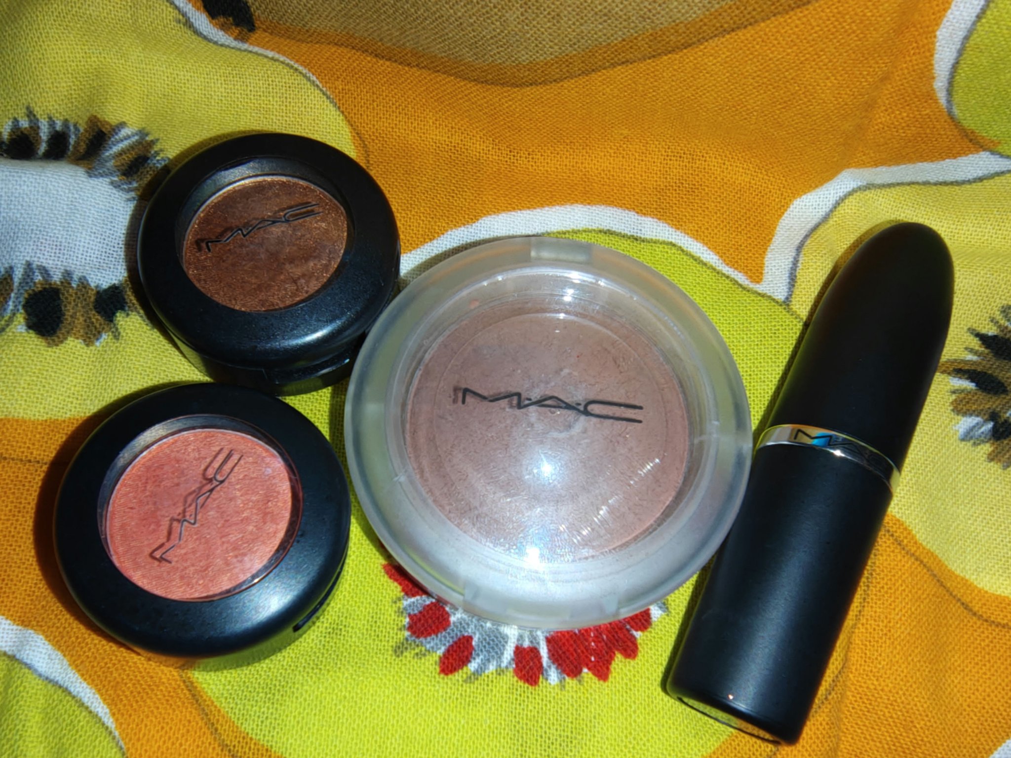 グロープレイ クッショニー ブラッシュ/M・A・C/ジェル・クリームチークを使ったクチコミ（1枚目）