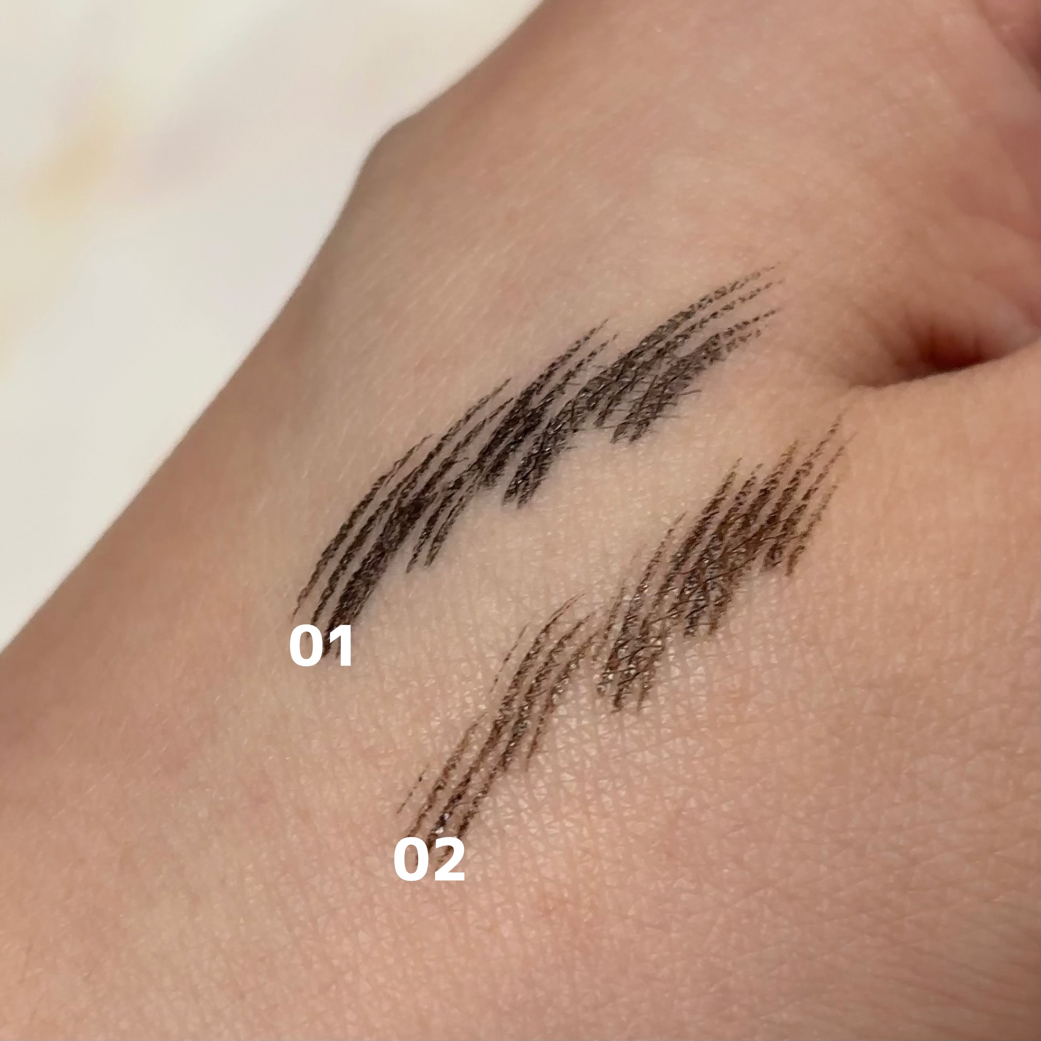 KM 4ブラッシュリキッドライナー/DAISO/リキッドアイブロウを使ったクチコミ（2枚目）