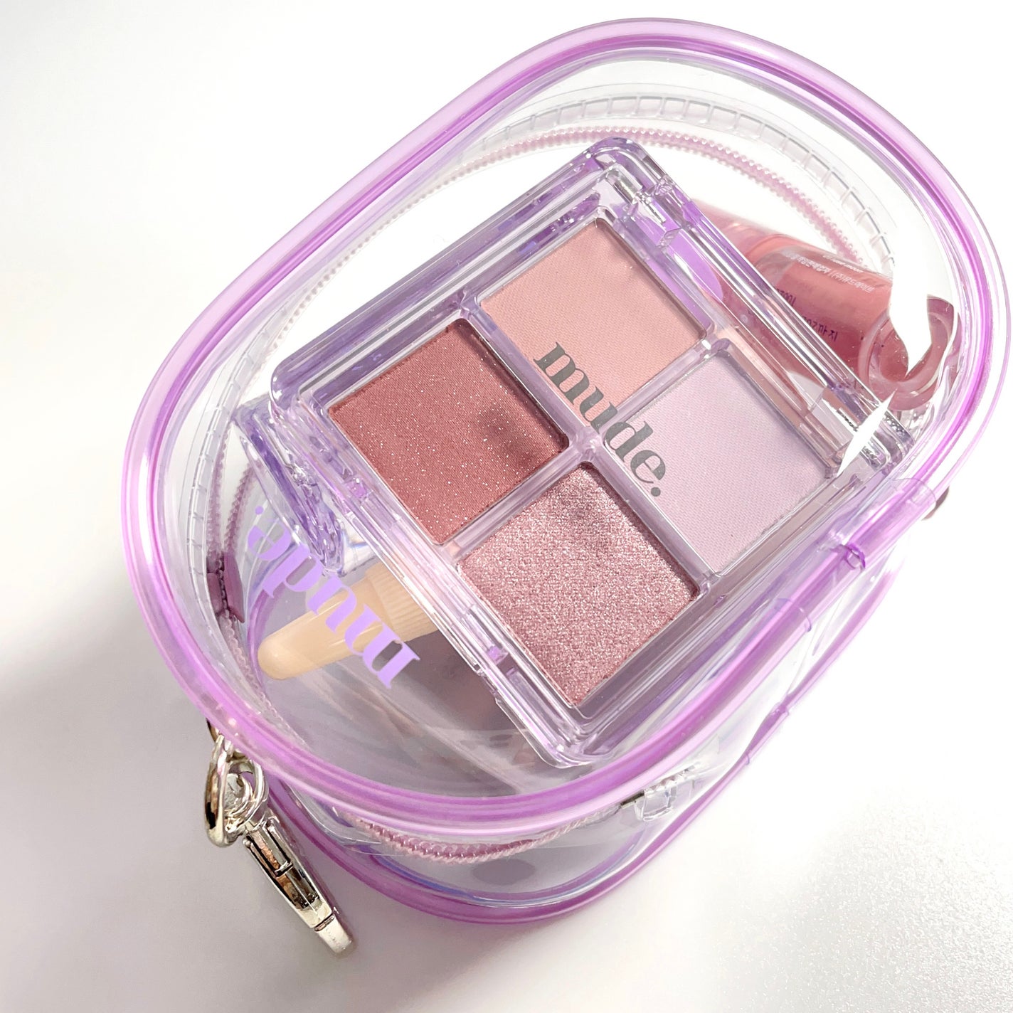 秋秋︎︎ on LIPS 「旅のお供にピッタリのトラベルキットがmude.からでた!───..」(2枚目)