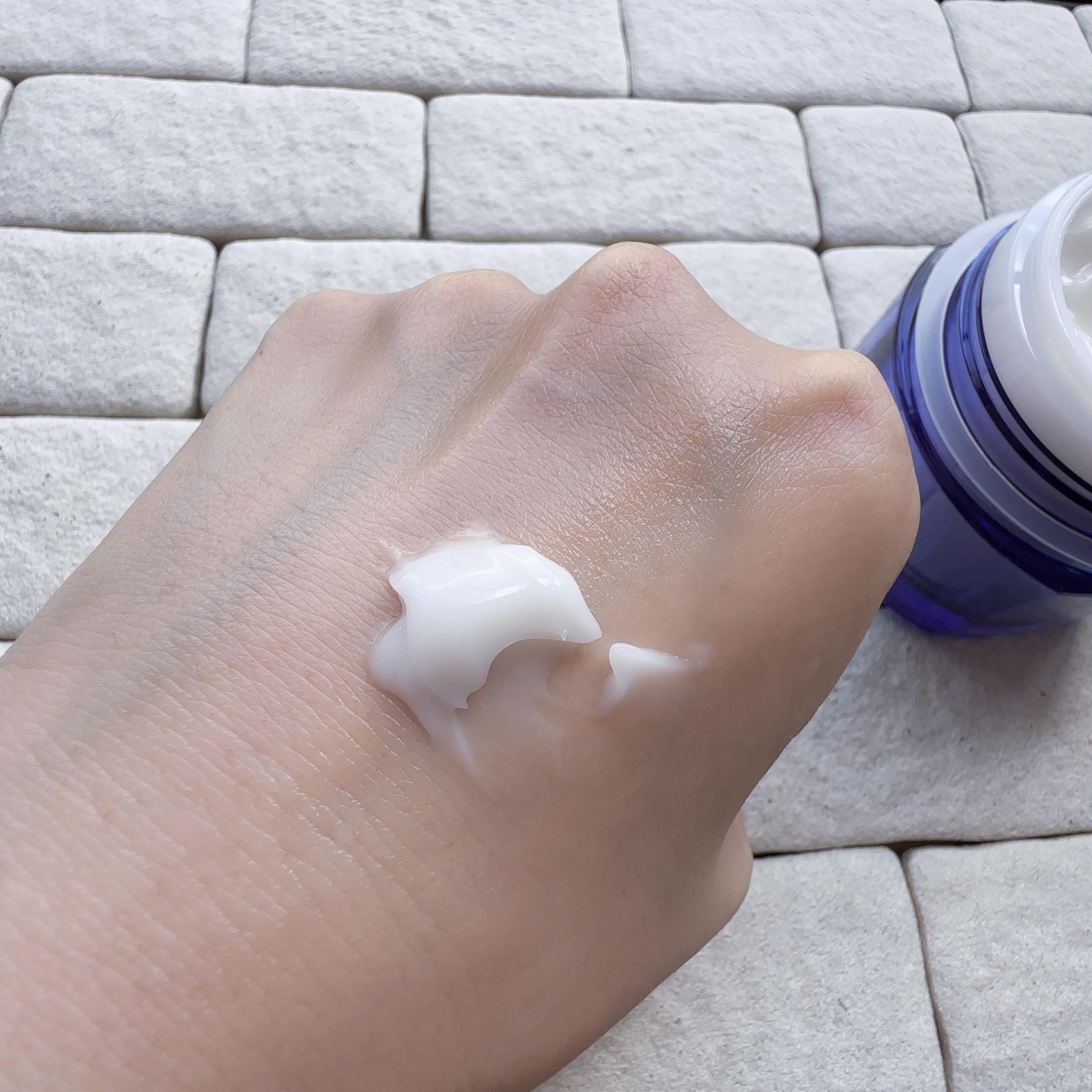 薬用雪肌精 ブライトニング マルチ ジェル/雪肌精/オールインワン化粧品を使ったクチコミ（3枚目）