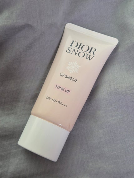Dior ディオール スノー UVシールド トーンアップ 50+のクチコミ「Dior
ディオール スノー UVシールド トーンアップ 50+
乾燥しない下地🎀
🍒お.....」(1枚目)