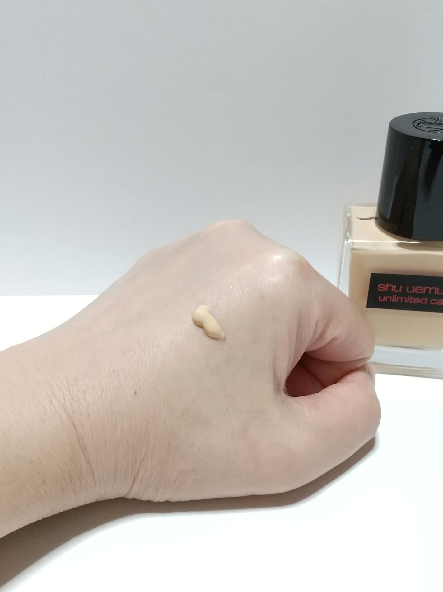 アンリミテッド ケア ツヤ セラム ファンデーション/shu uemura/リキッドファンデーションを使ったクチコミ(2枚目)