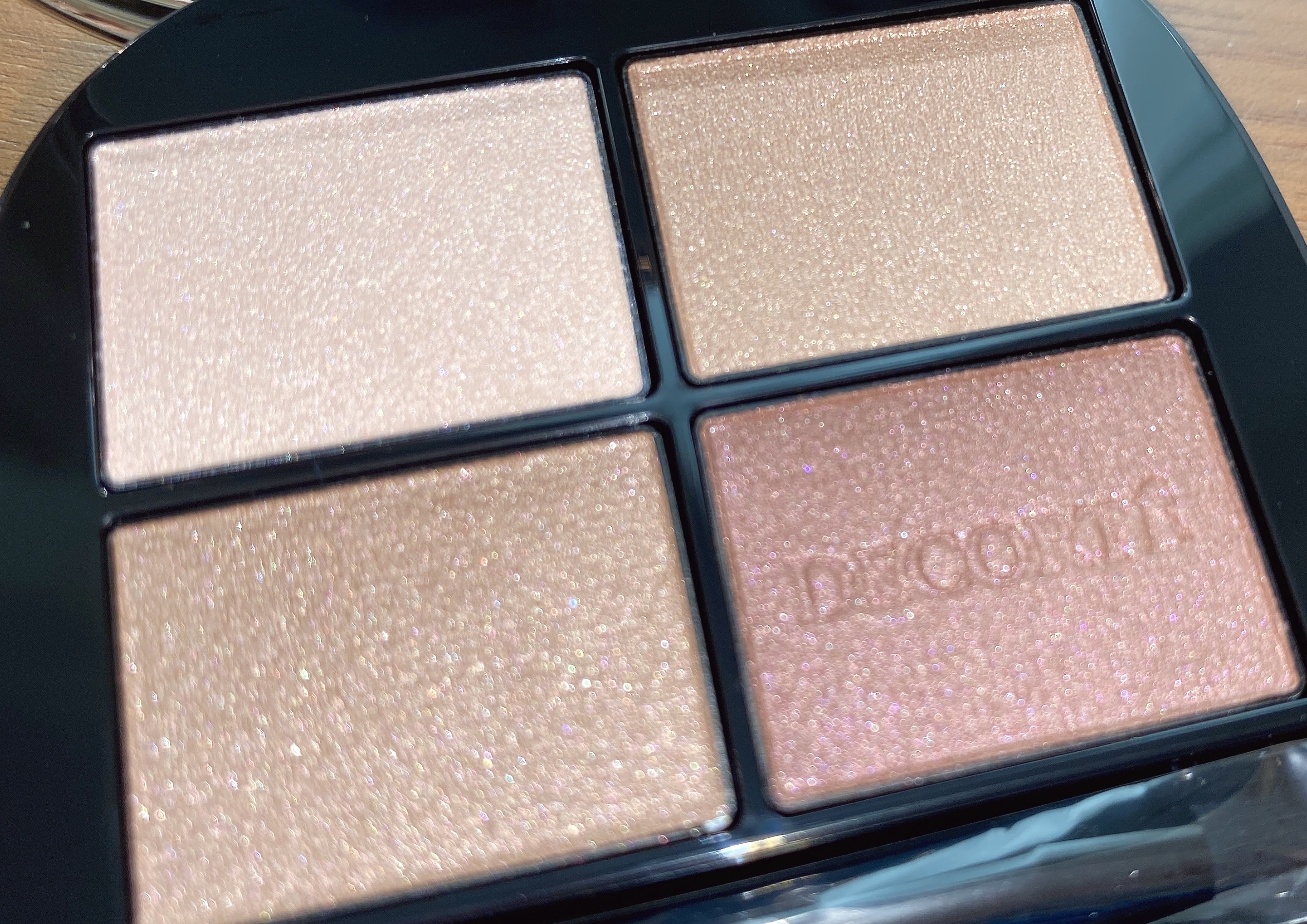 スキンシャドウ デザイニング パレット/DECORTÉ/アイシャドウパレットを使ったクチコミ（1枚目）