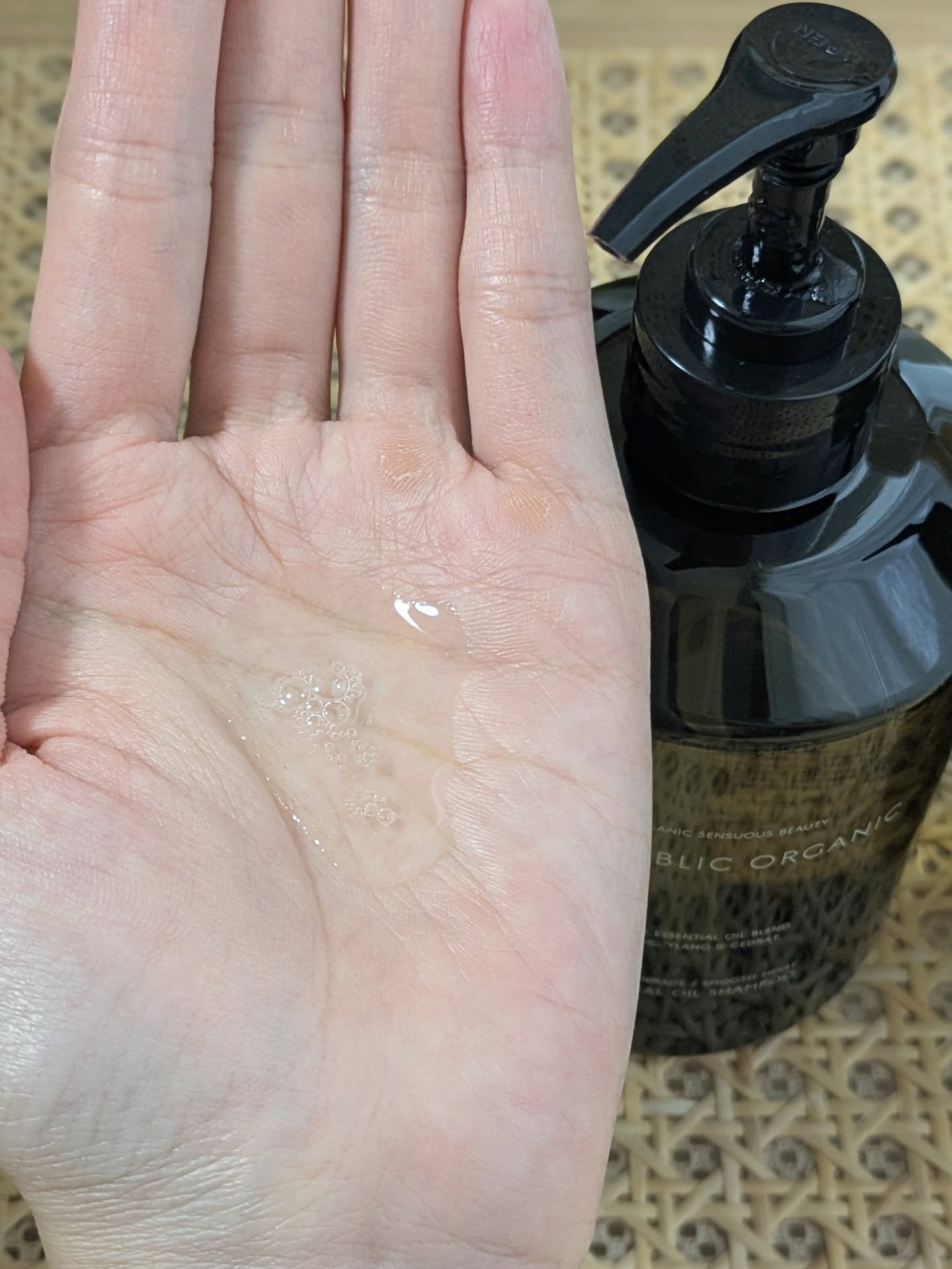 ディープリーエンブレイス スムースモイスト 精油シャンプー/精油トリートメント/THE PUBLIC ORGANIC/市販シャンプーを使ったクチコミ（2枚目）