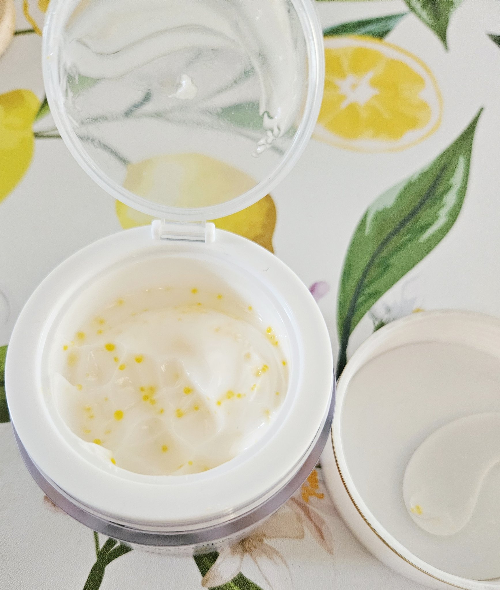 ビタトーニングカプセルクリーム/ダルバ/フェイスクリームを使ったクチコミ（3枚目）