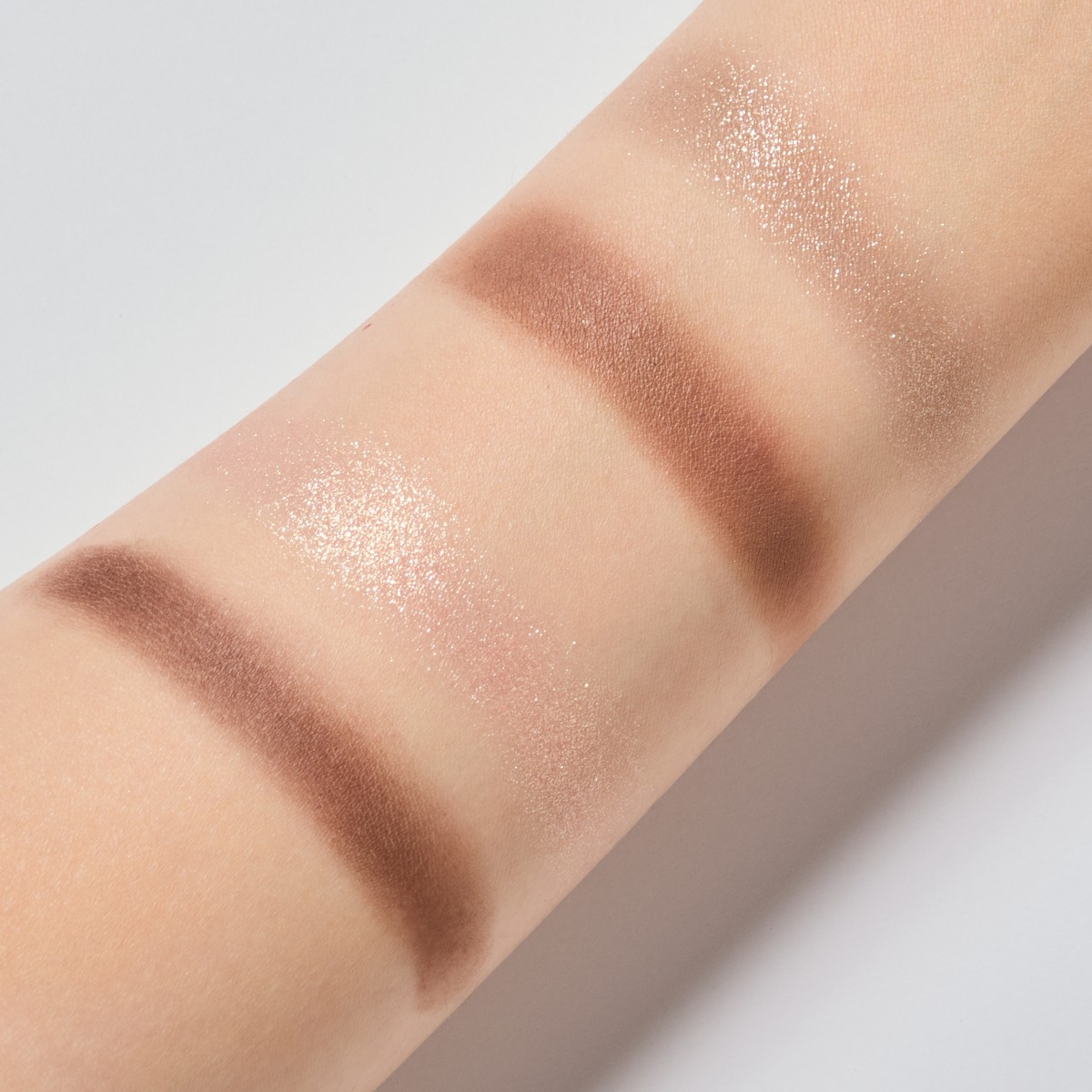 アイシャドウDUO 600 モカベージュ×ラテ