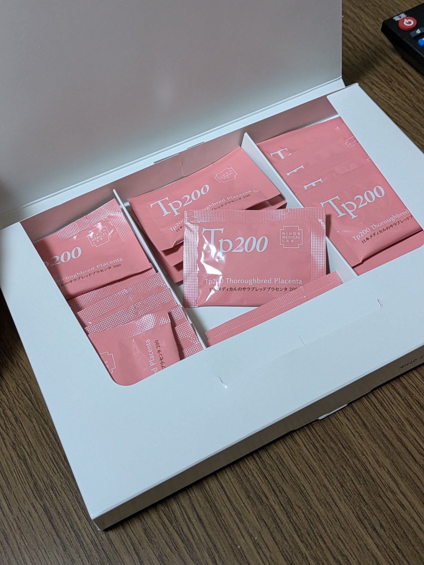 真紅 on LIPS 「Tp200をお試しさせて頂きました。こちらは純度100%馬プラ..」(5枚目)