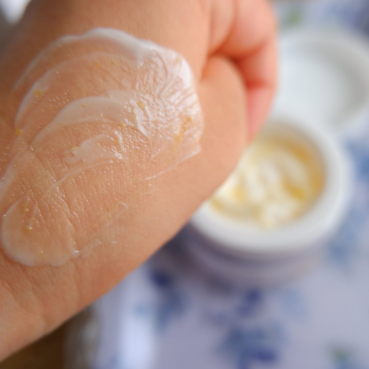 ビタトーニングカプセルクリーム/ダルバ/フェイスクリームを使ったクチコミ(3枚目)