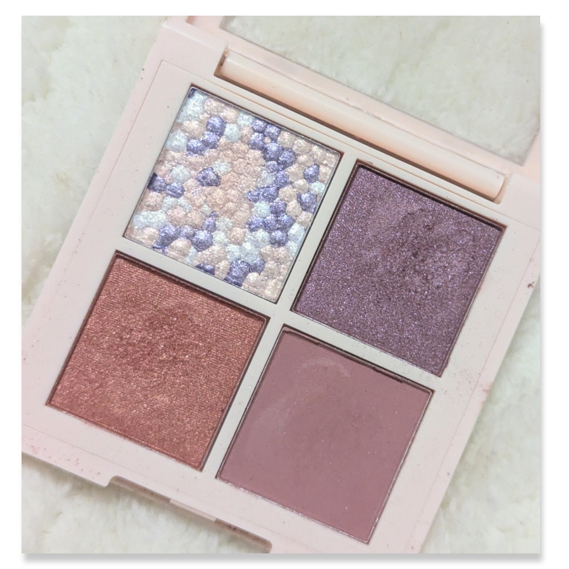 レブロン ダズル アイシャドウ クアッド/REVLON/アイシャドウパレットを使ったクチコミ（3枚目）