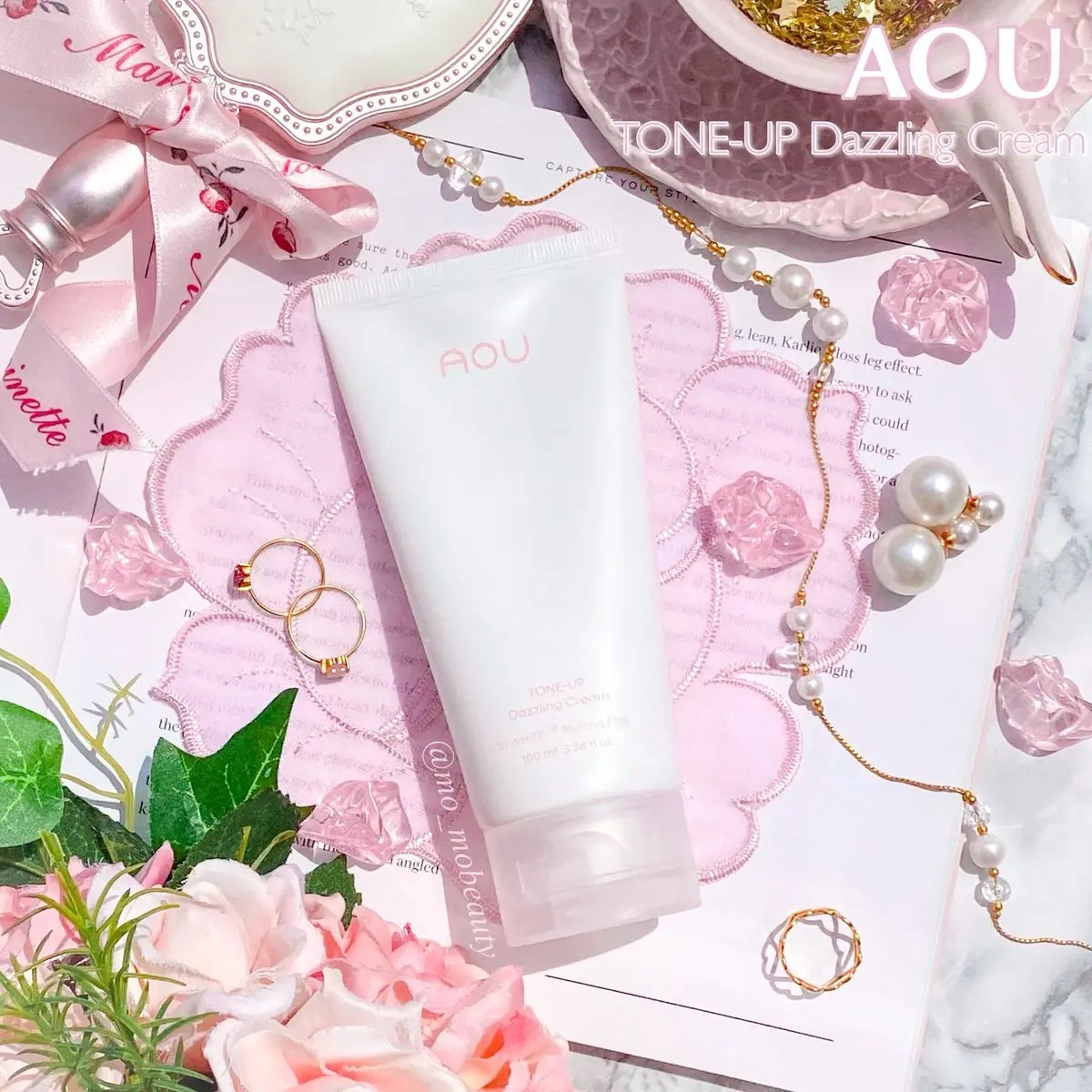 夏の必須アイテム！
メイク後に顔と首の明るさが違う時に
AOUのトーンアップぽよんクリームが大活躍🤍

少量で伸びが良く重ねながら
自然と肌トーンを調節できます✨

水や汗にも強くサラッとした仕上がりで
服に付く心配もなしです♪


#提