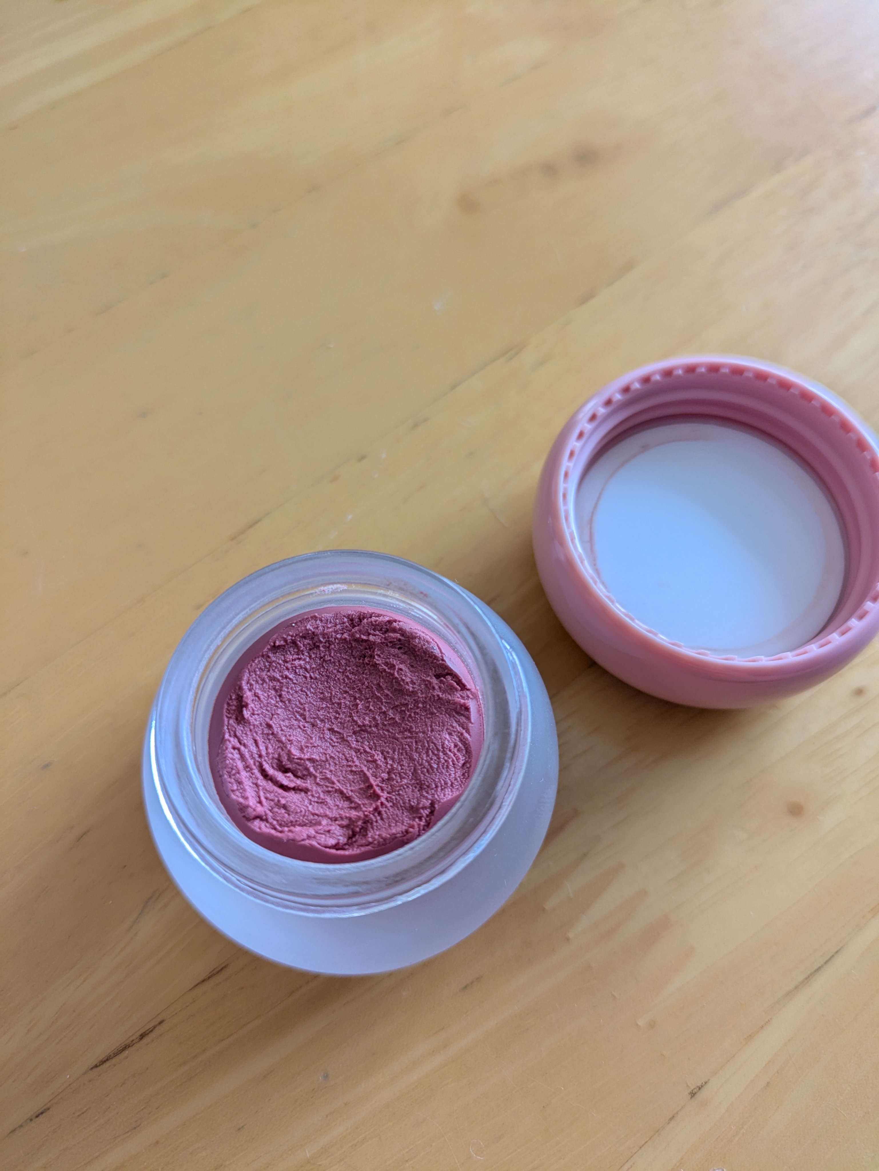 リップアンドチーク ブラーリープリンポット/fwee/口紅を使ったクチコミ（2枚目）