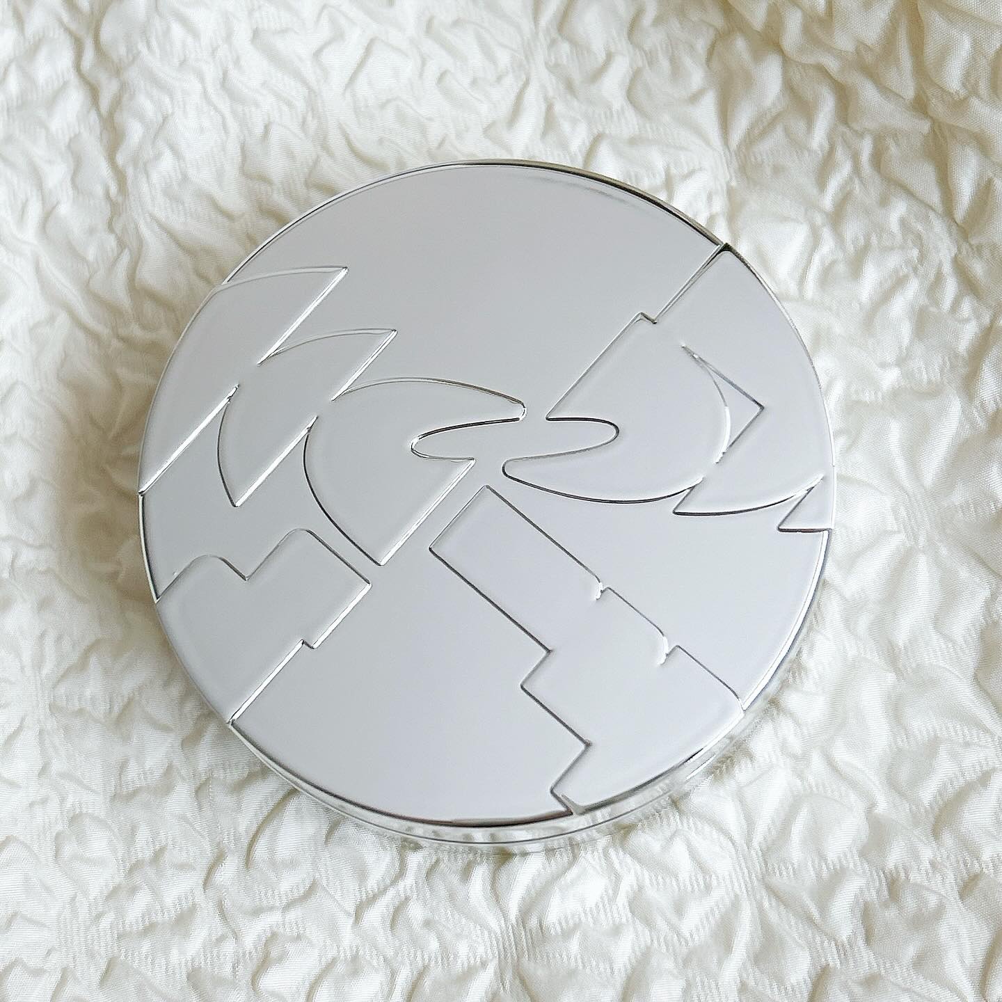 エンジェリックサテンクッション/TWO SLASH FOUR/クッションファンデーションを使ったクチコミ（2枚目）