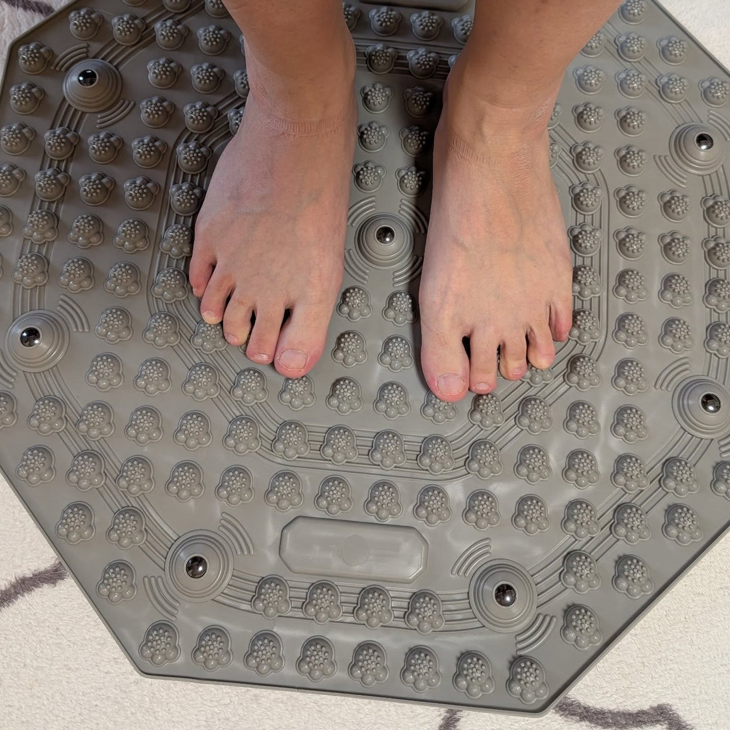 ir_uuy on LIPS 「足つぼマット指圧ボードお試しさせていただきました💕八角形フォル..」(4枚目)