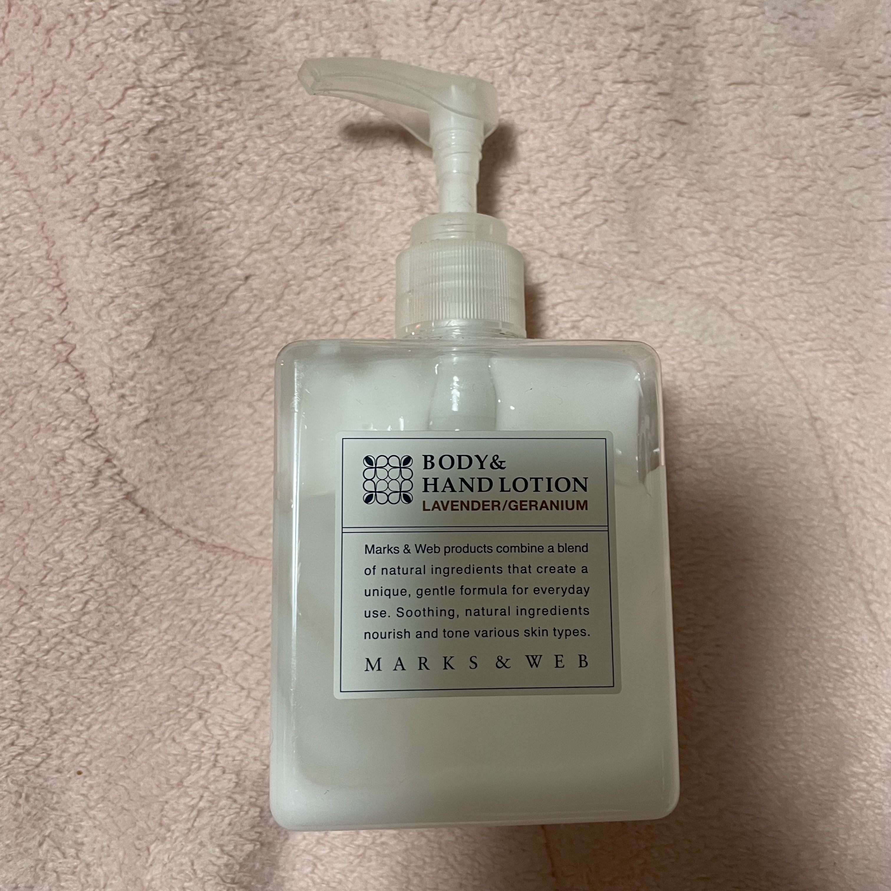 ハーバルボディ＆ハンドローション ラベンダー/ゼラニウム 250ml/MARKS&WEB/ハンドクリームを使ったクチコミ（1枚目）