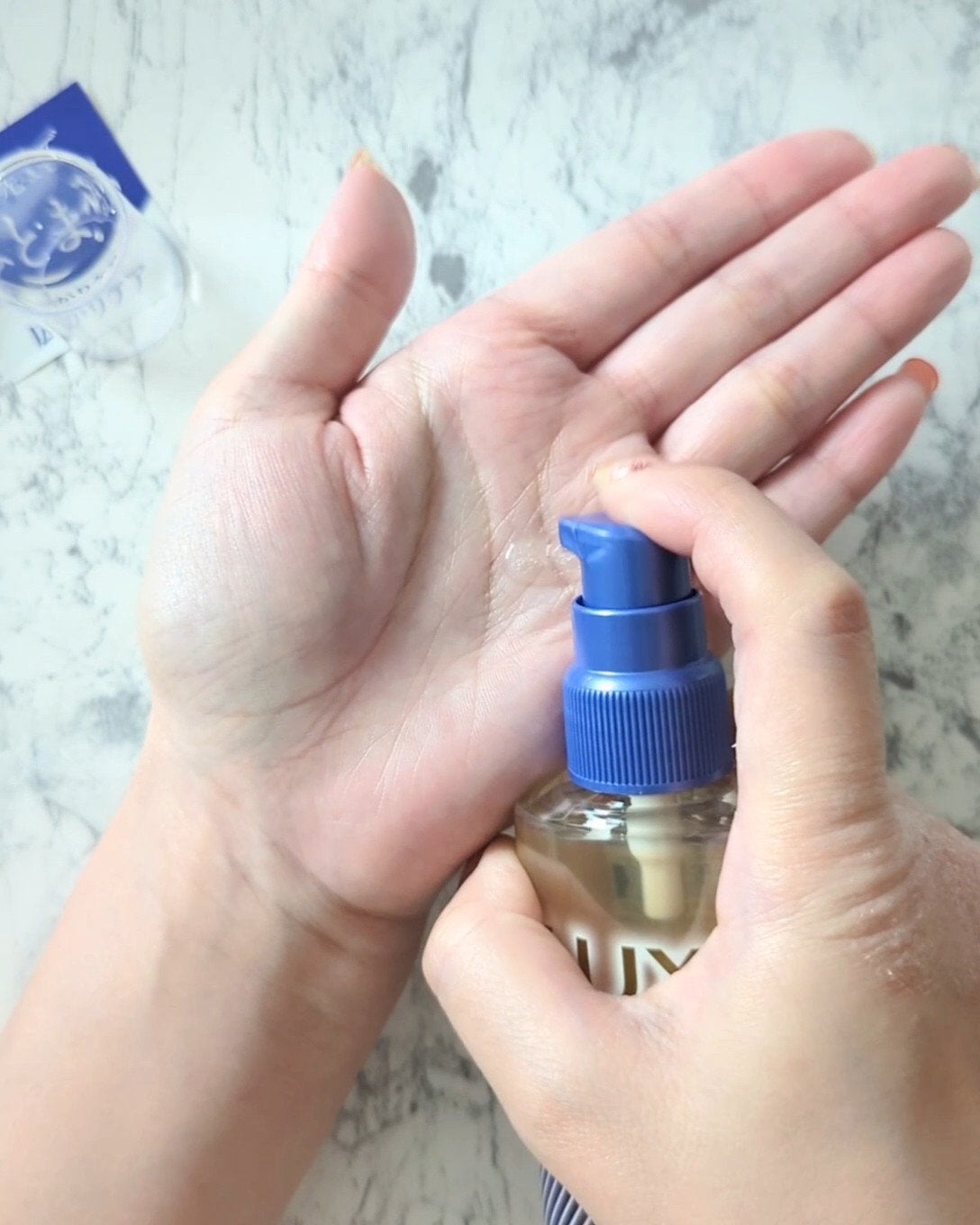 ラックス スーパーリッチシャイン リラックスナイトケア まとまりヘアオイル/LUX/ヘアオイルを使ったクチコミ(4枚目)