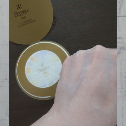 ラ プードル オートニュアンス/Elégance/プレストパウダーを使ったクチコミ(2枚目)