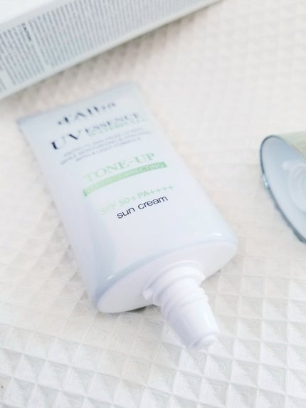 クリーンティーツリーリポソームトーンアップサンクリーム(グリーン)/ダルバ/日焼け止めクリームを使ったクチコミ(4枚目)