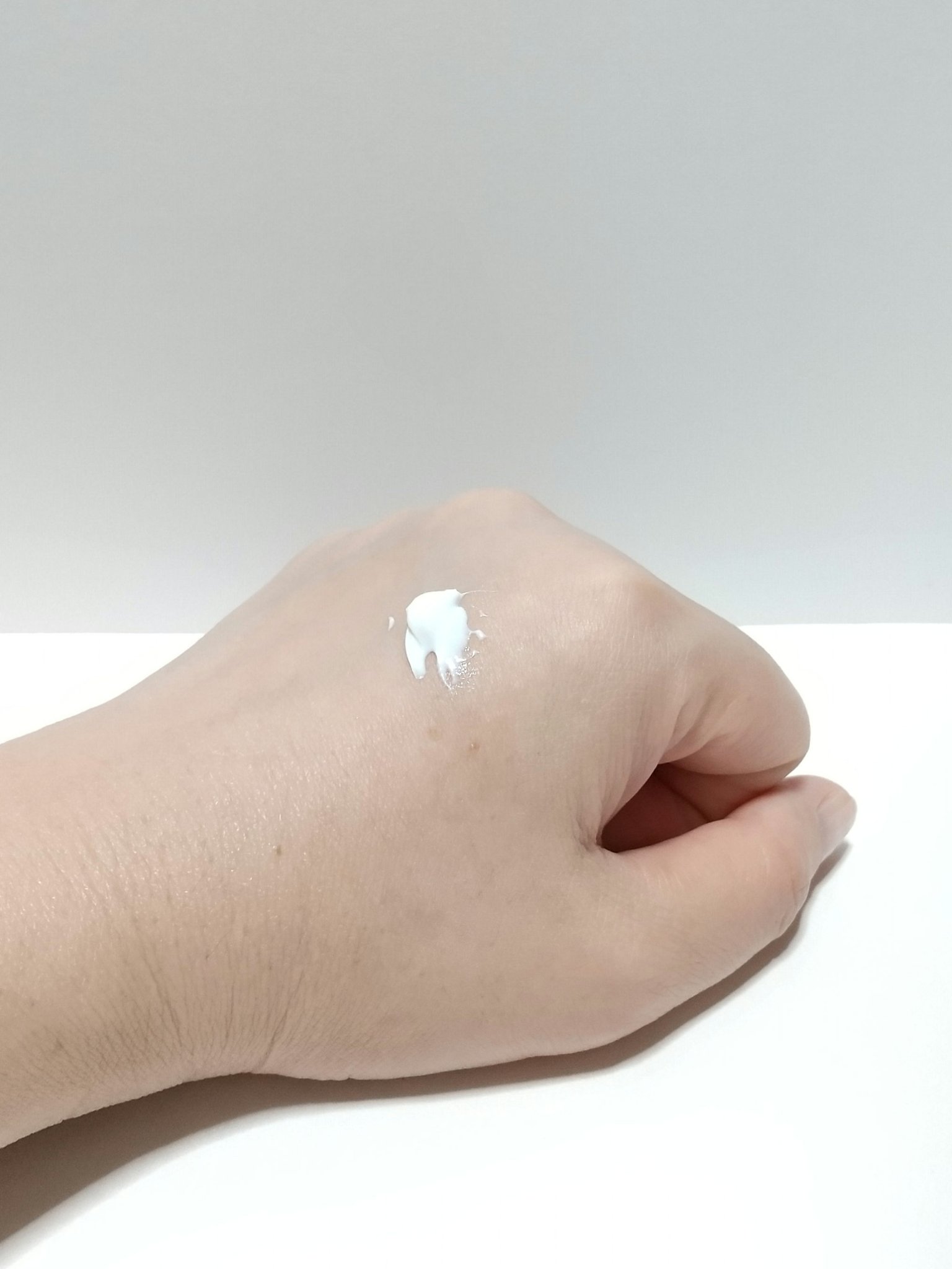 ミノン ミノンUVマイルドジェルのクチコミ「⭐️⭐️⭐️☆☆
ミルクの方が好みかな🤔

#PR

ミノン
UVマイルドジェル

SPF38.....」（2枚目）