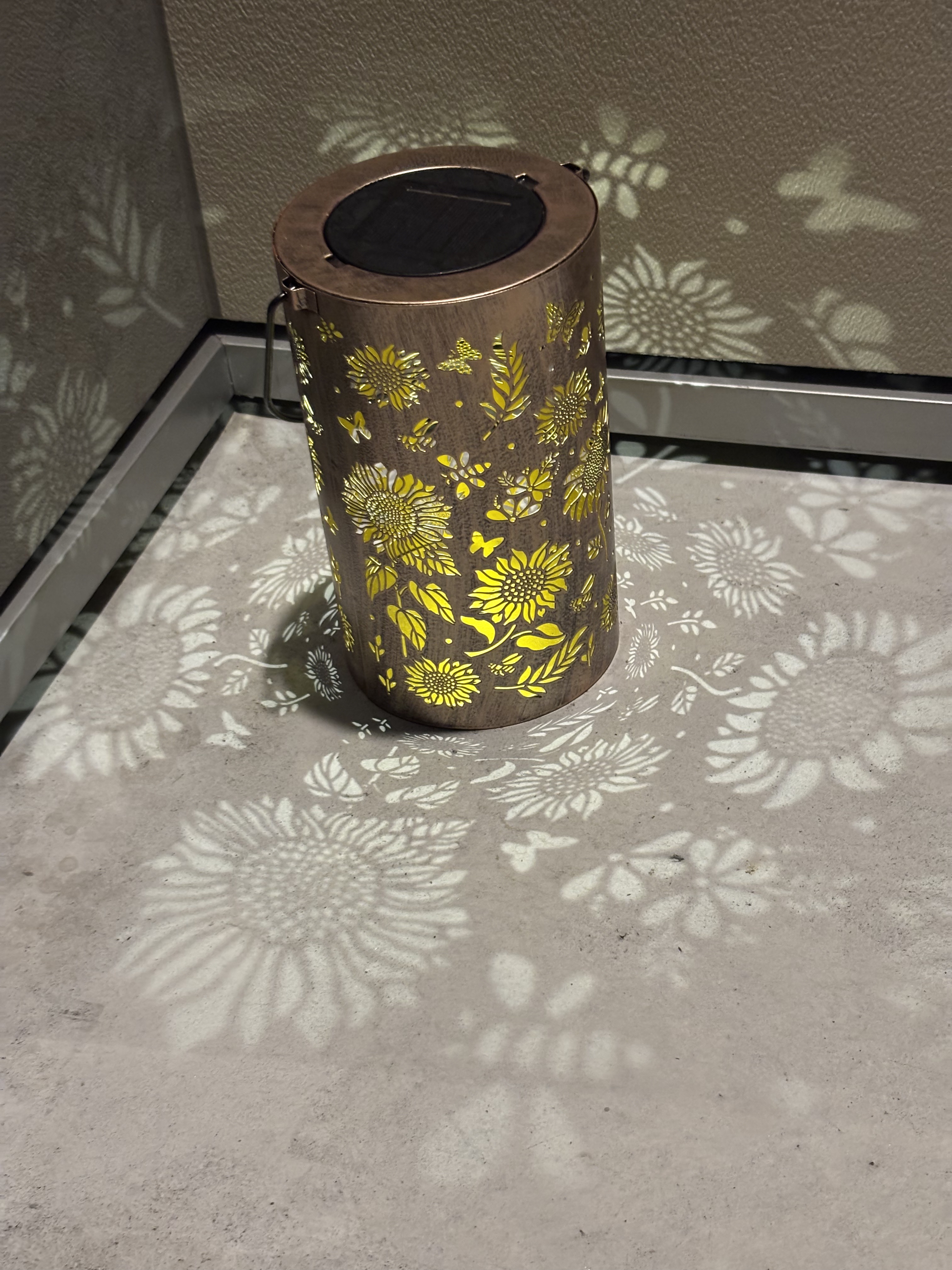 ソーラーライト ひまわり柄/Amazon/その他を使ったクチコミ（1枚目）