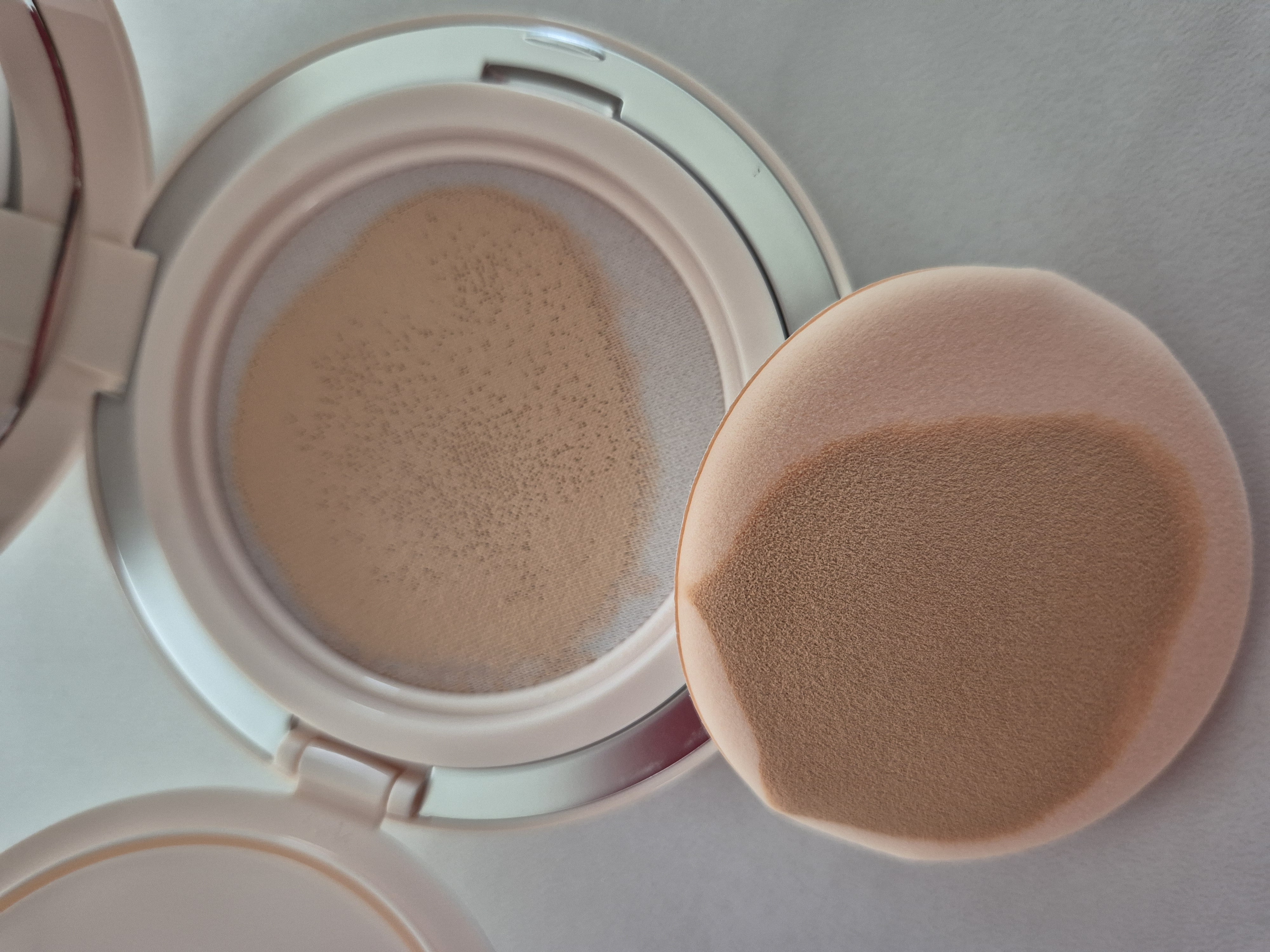 リフレクション スキン グロウ クッション ファンデーション/HERA/クッションファンデーションを使ったクチコミ（2枚目）